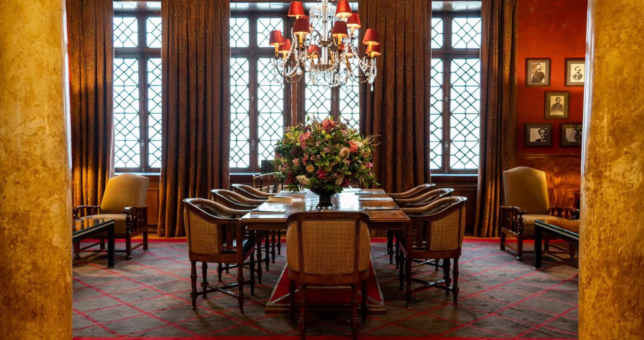 Living room in Grande Hotel do Porto