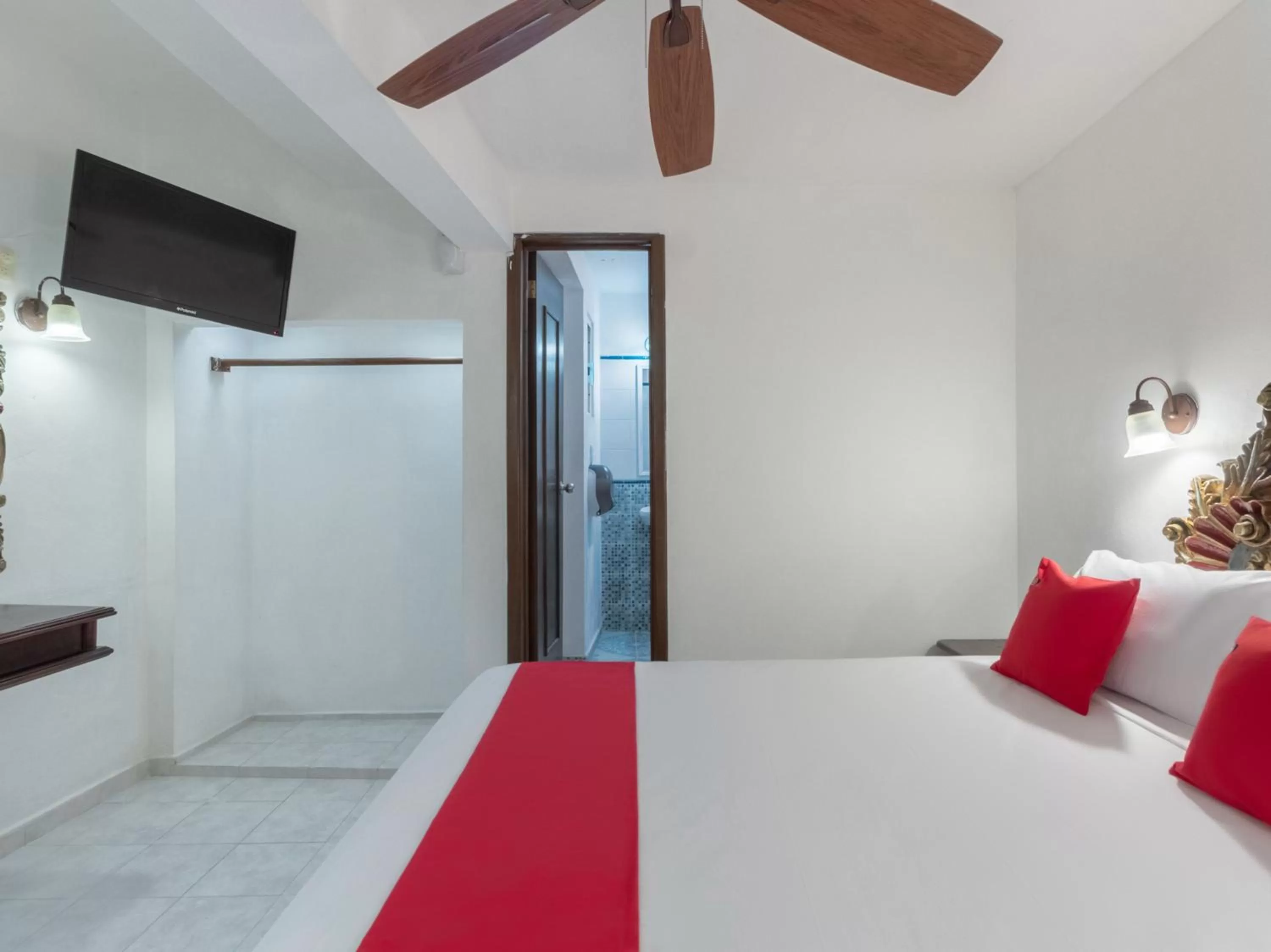 Photo of the whole room, Bed in Hotel Rath