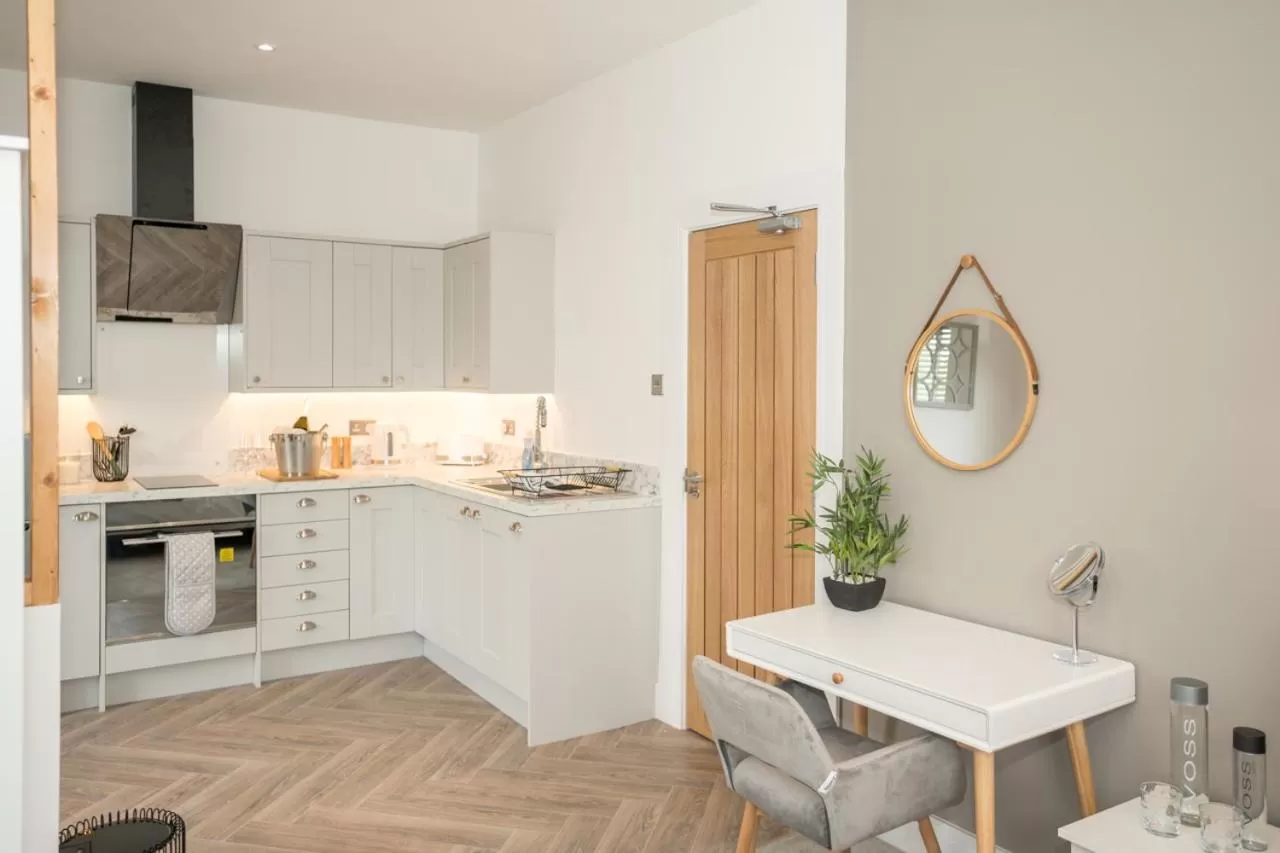 Kitchen/Kitchenette in Boutique Nights