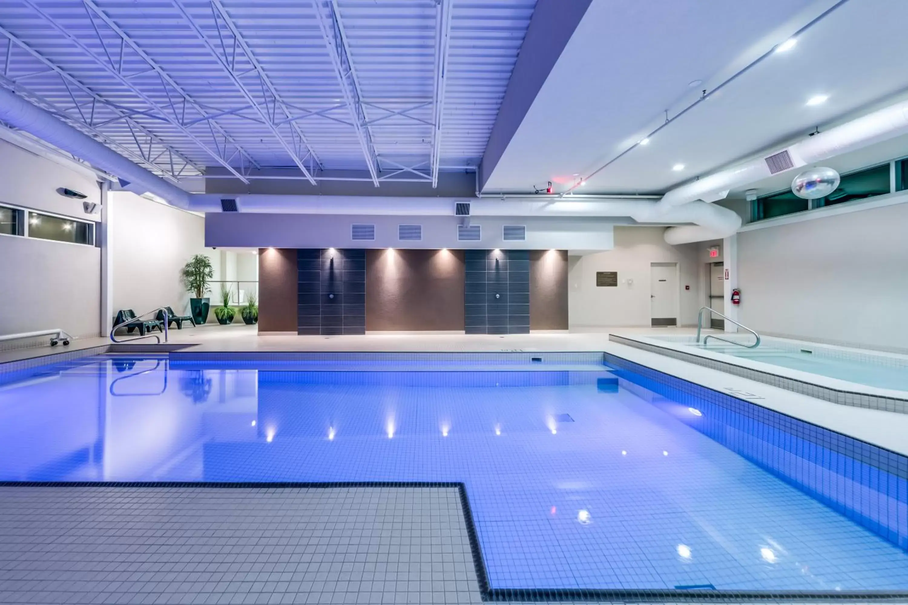 Swimming Pool in Heritage Inn Hotel & Convention Centre - Pincher Creek