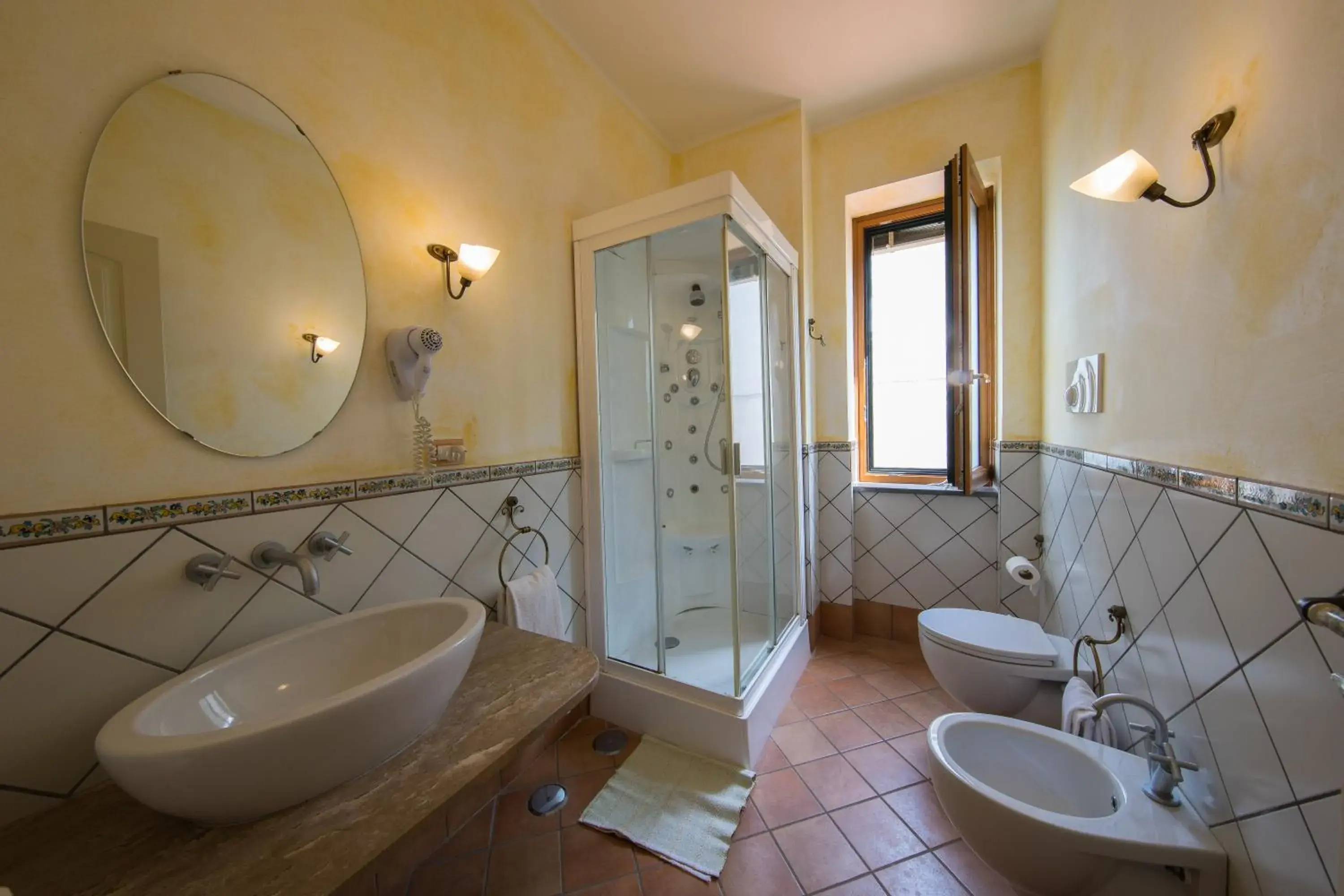 Bathroom in Hotel Scapolatiello