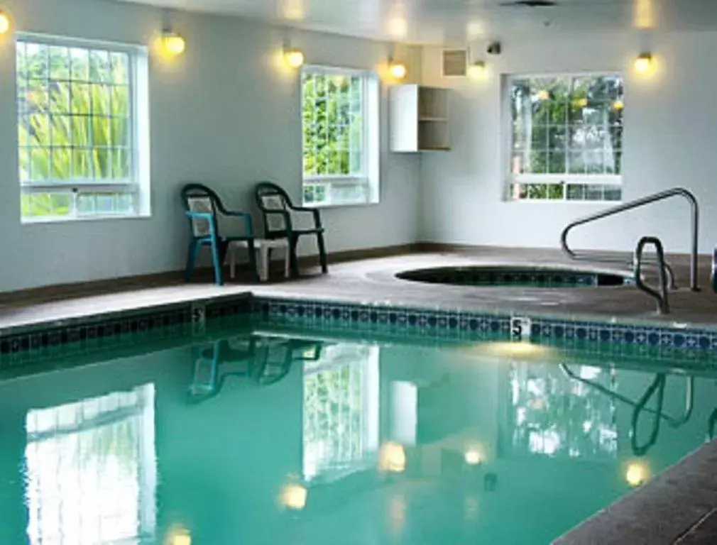Area and facilities, Swimming Pool in Days Inn by Wyndham Ocean Shores
