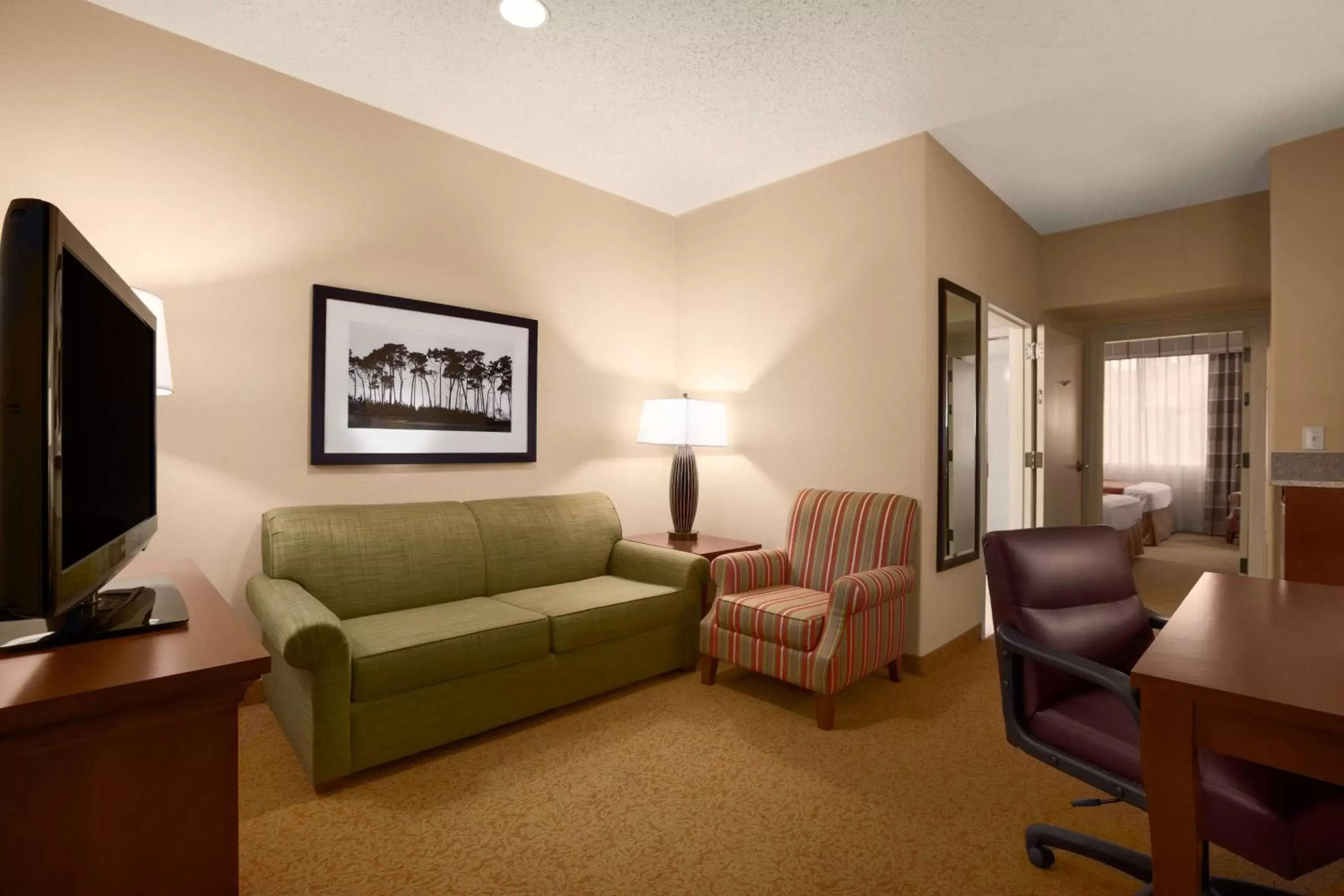 Photo of the whole room, Seating Area in Country Inn & Suites by Radisson, Houston Intercontinental Airport East, TX