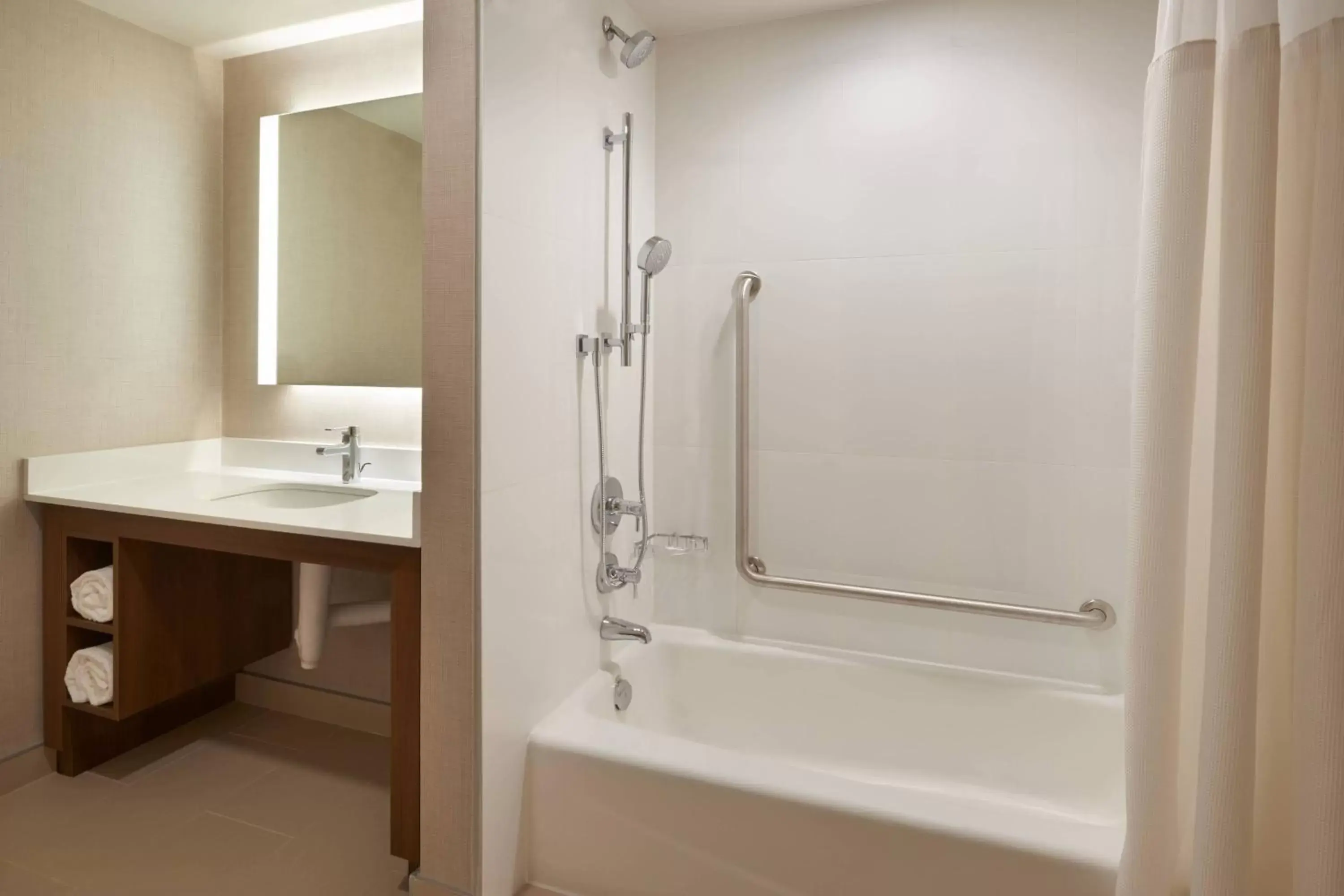 Bathroom in Residence Inn by Marriott Toronto Mississauga Southwest