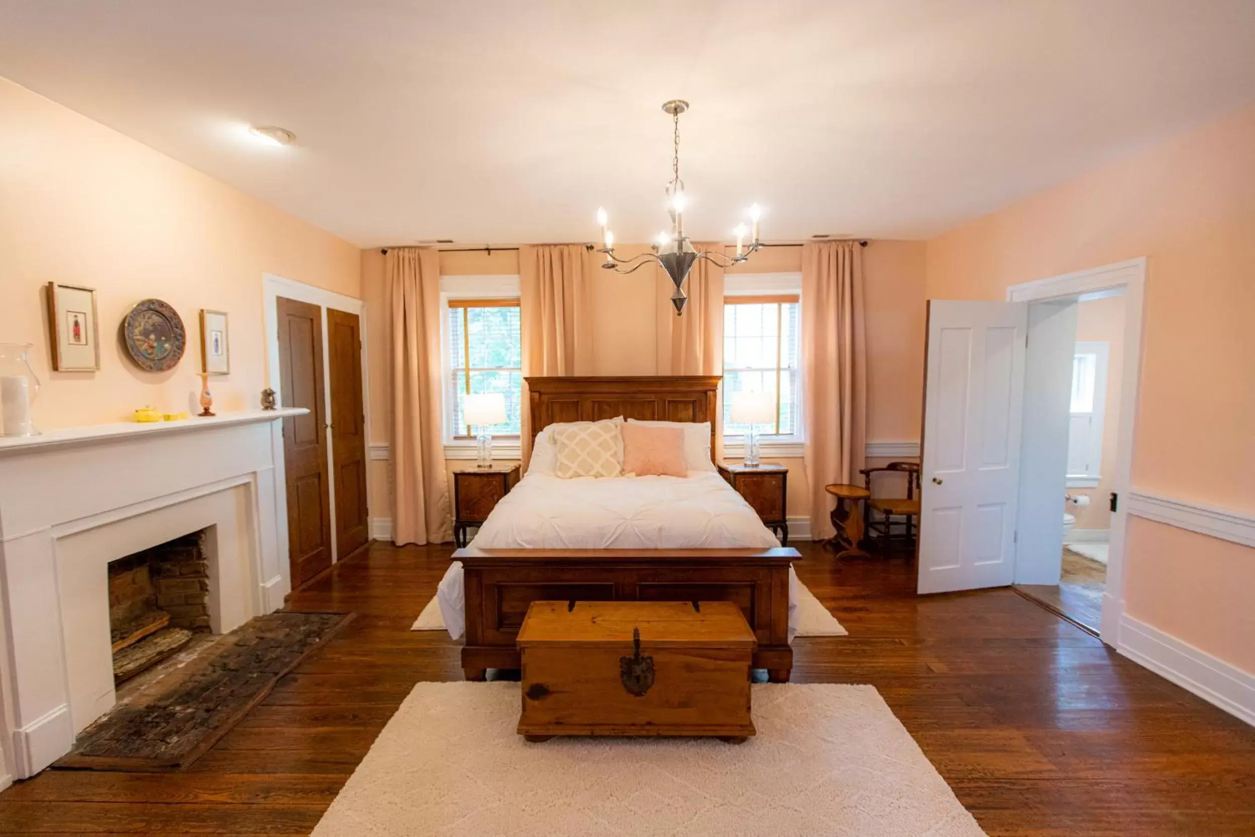 Bedroom, Bed in Thomas Rose Inn