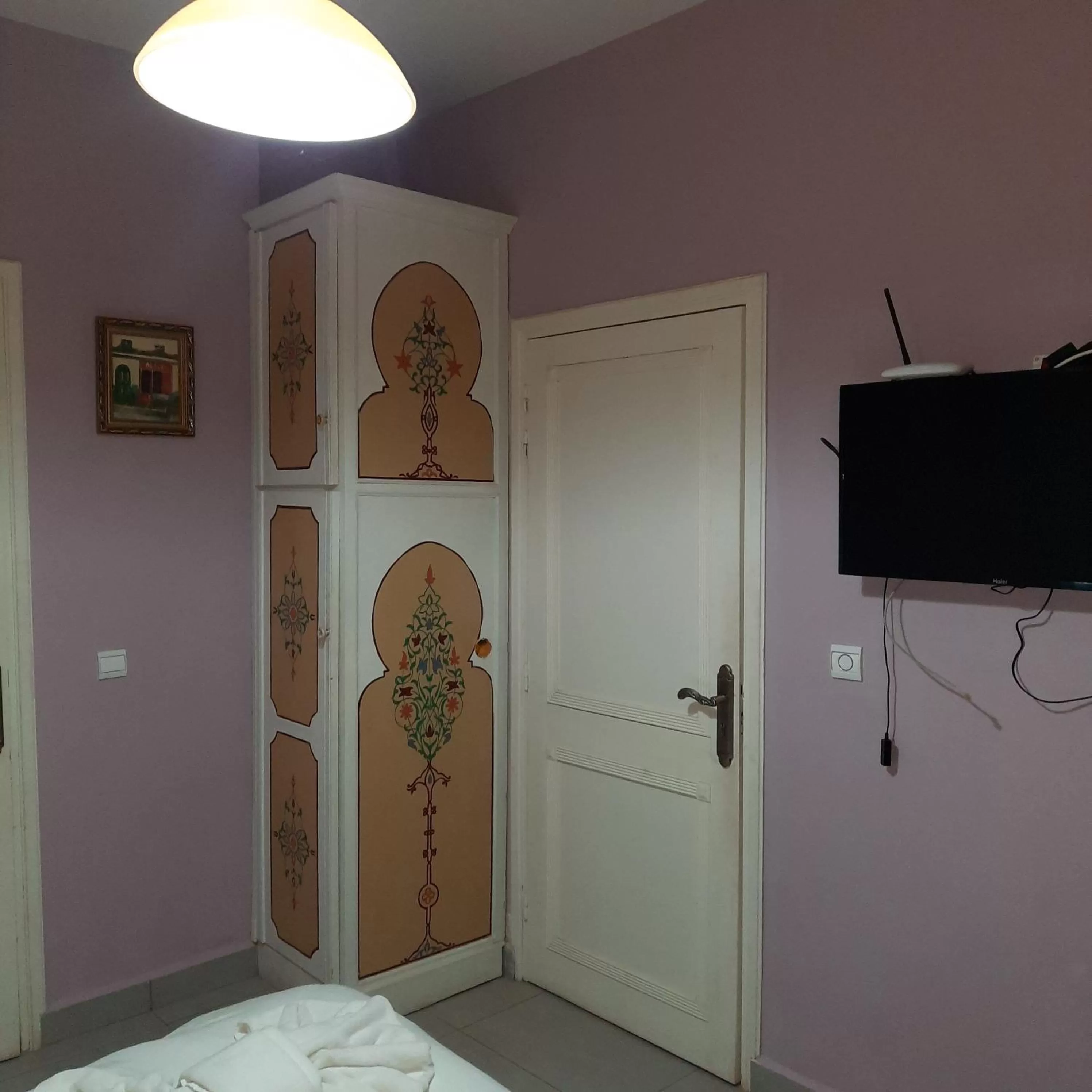 Bedroom, TV/Entertainment Center in Résidence Habiba