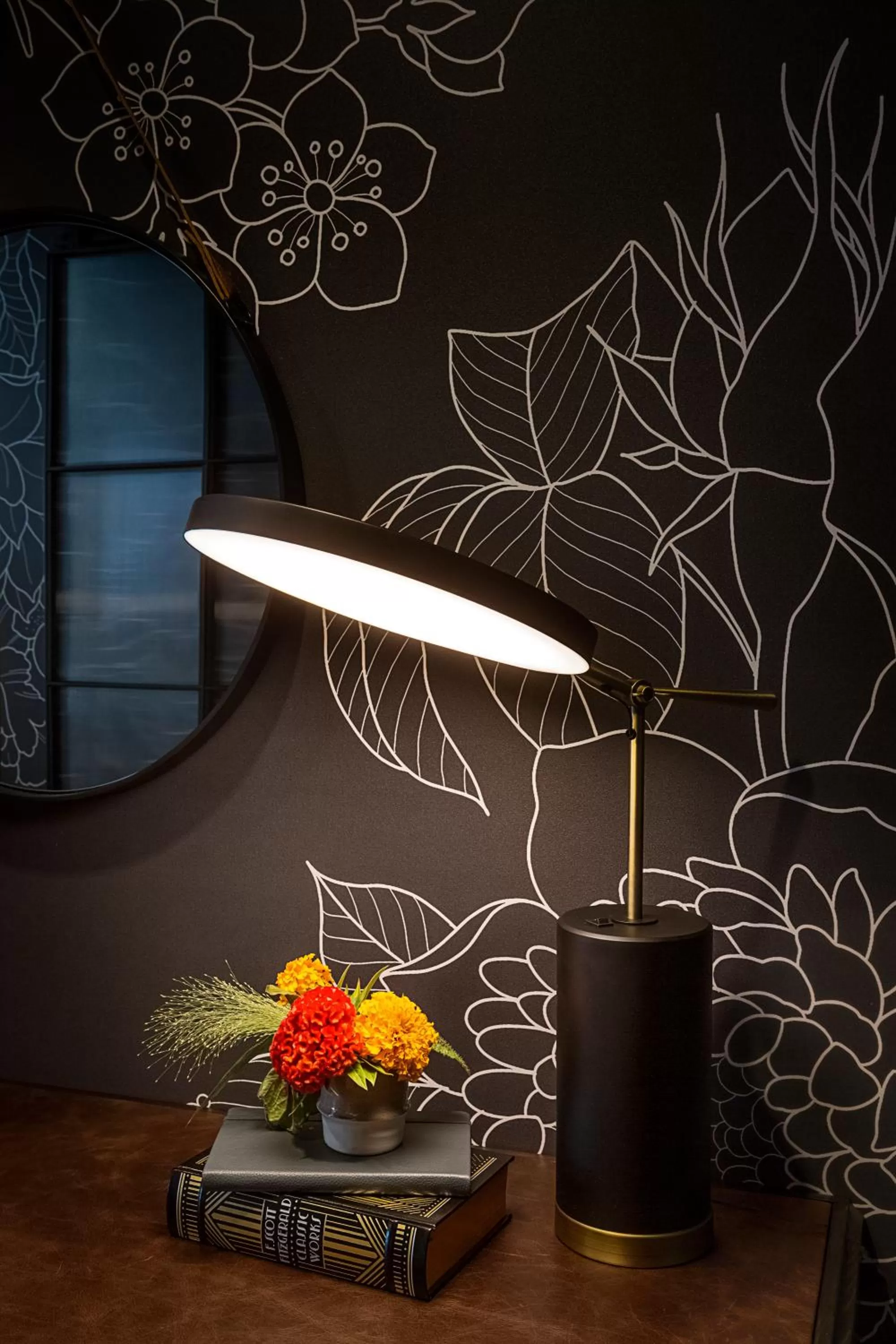 Decorative detail in Crossroads Hotel