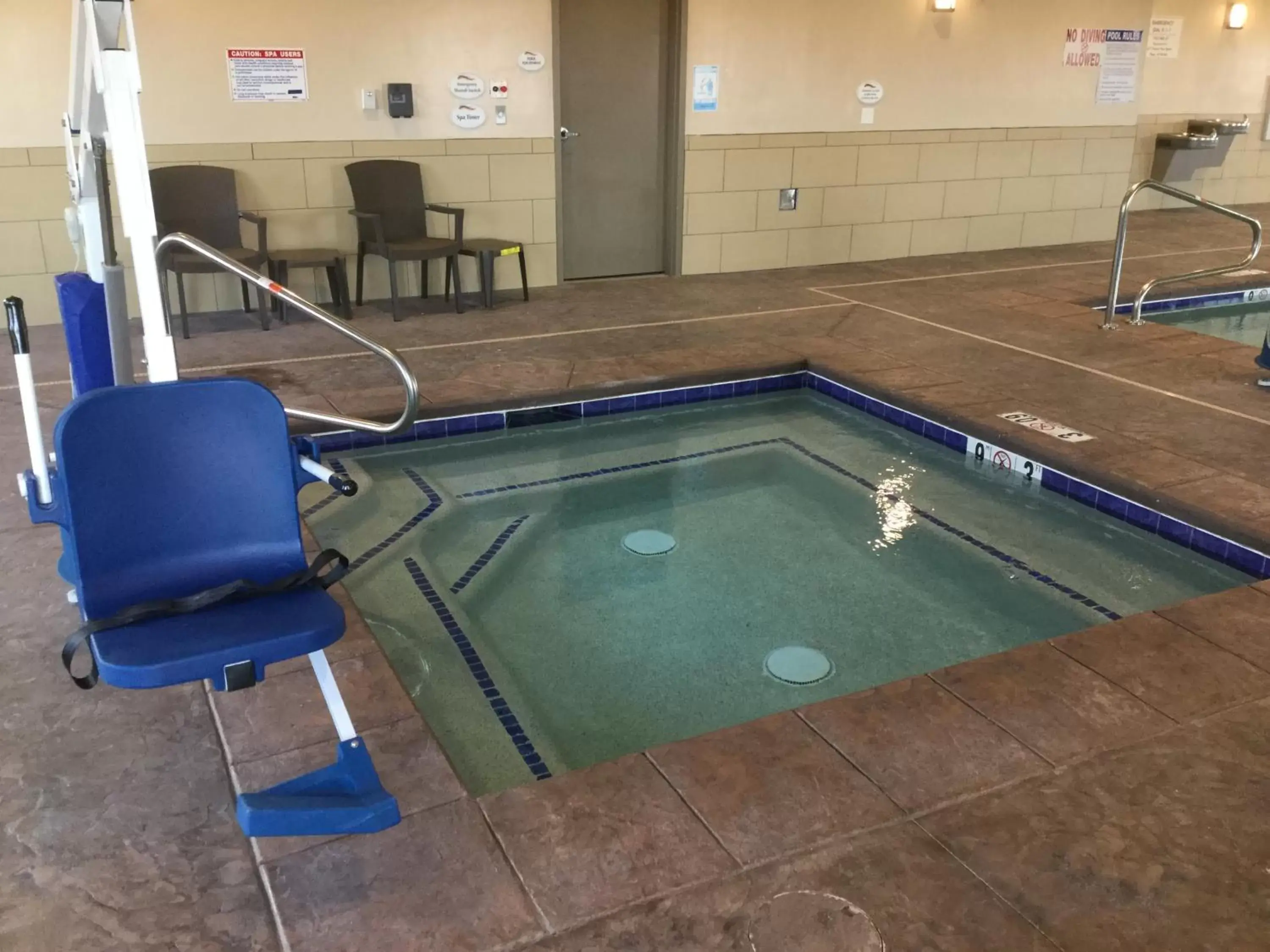 Hot Tub, Swimming Pool in Baymont by Wyndham Page Lake Powell