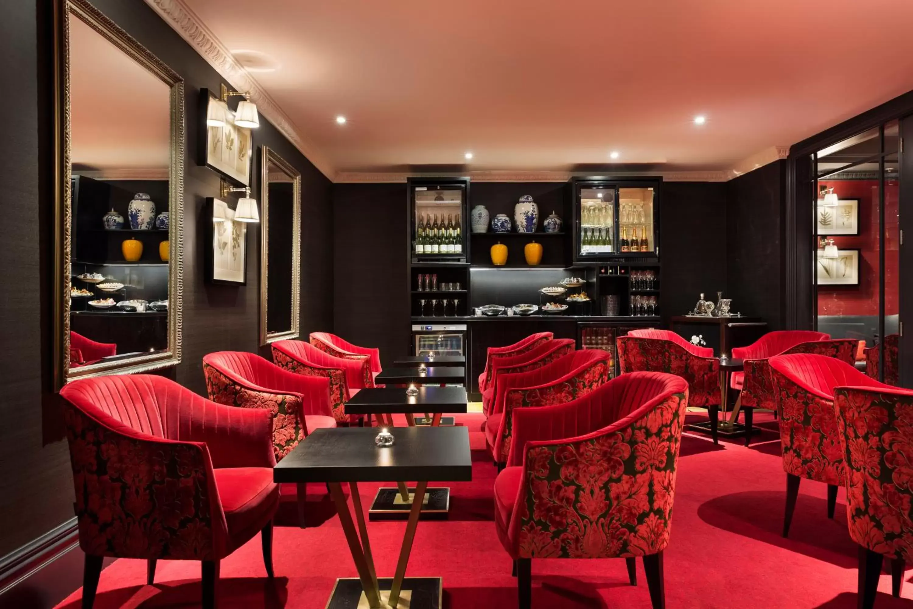 Area and facilities, Lounge/Bar in Sofitel Queenstown Hotel & Spa