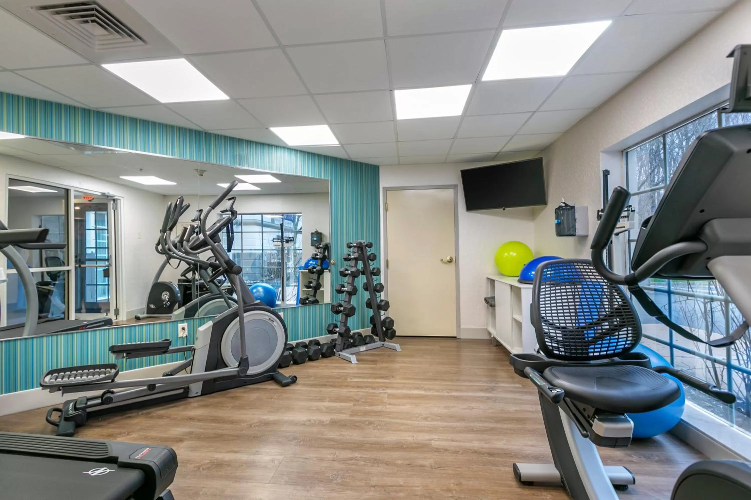 Fitness centre/facilities in Holiday Inn Express Mount Arlington by IHG