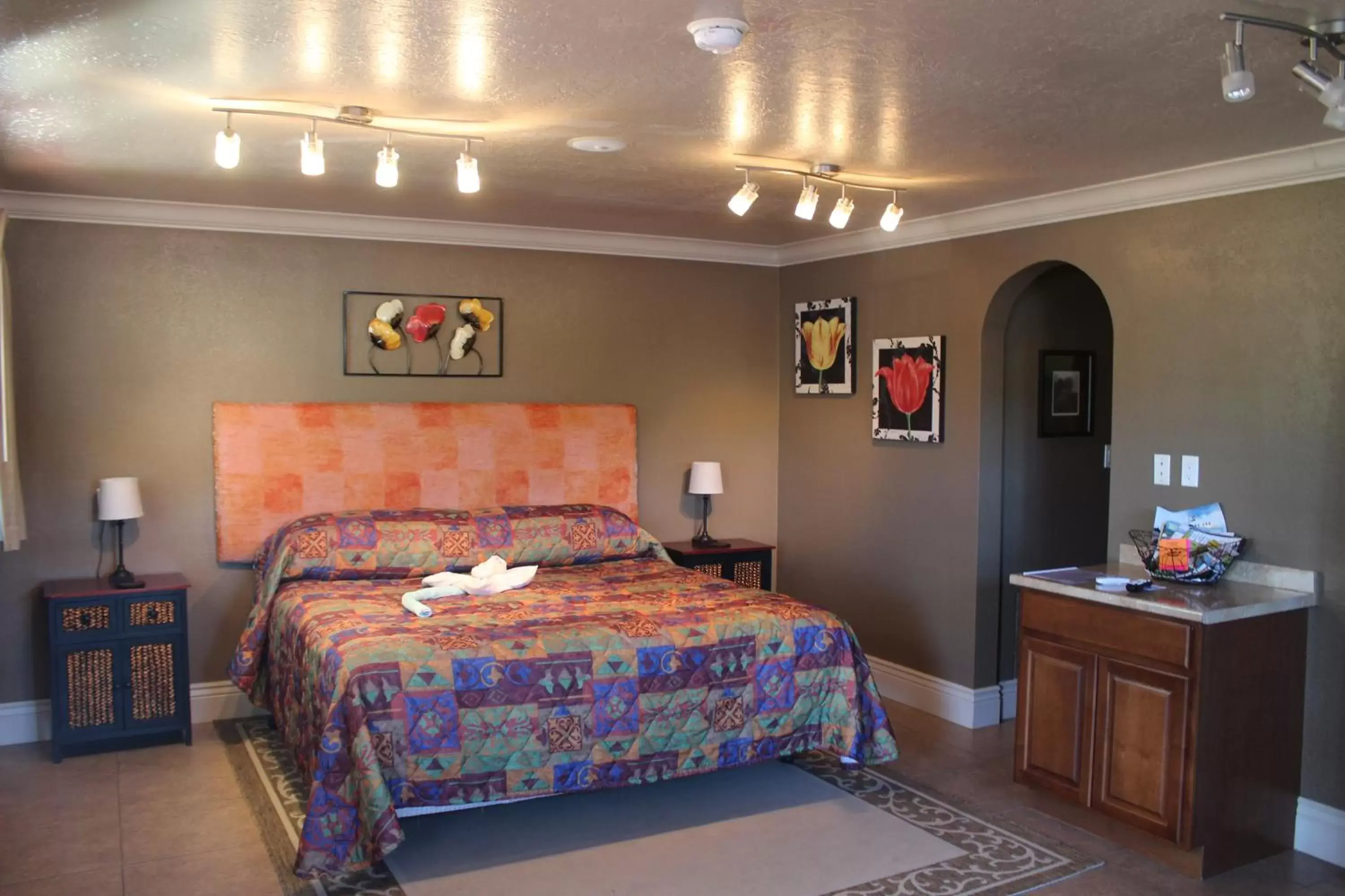 Bedroom, Bed in The Siesta Motel