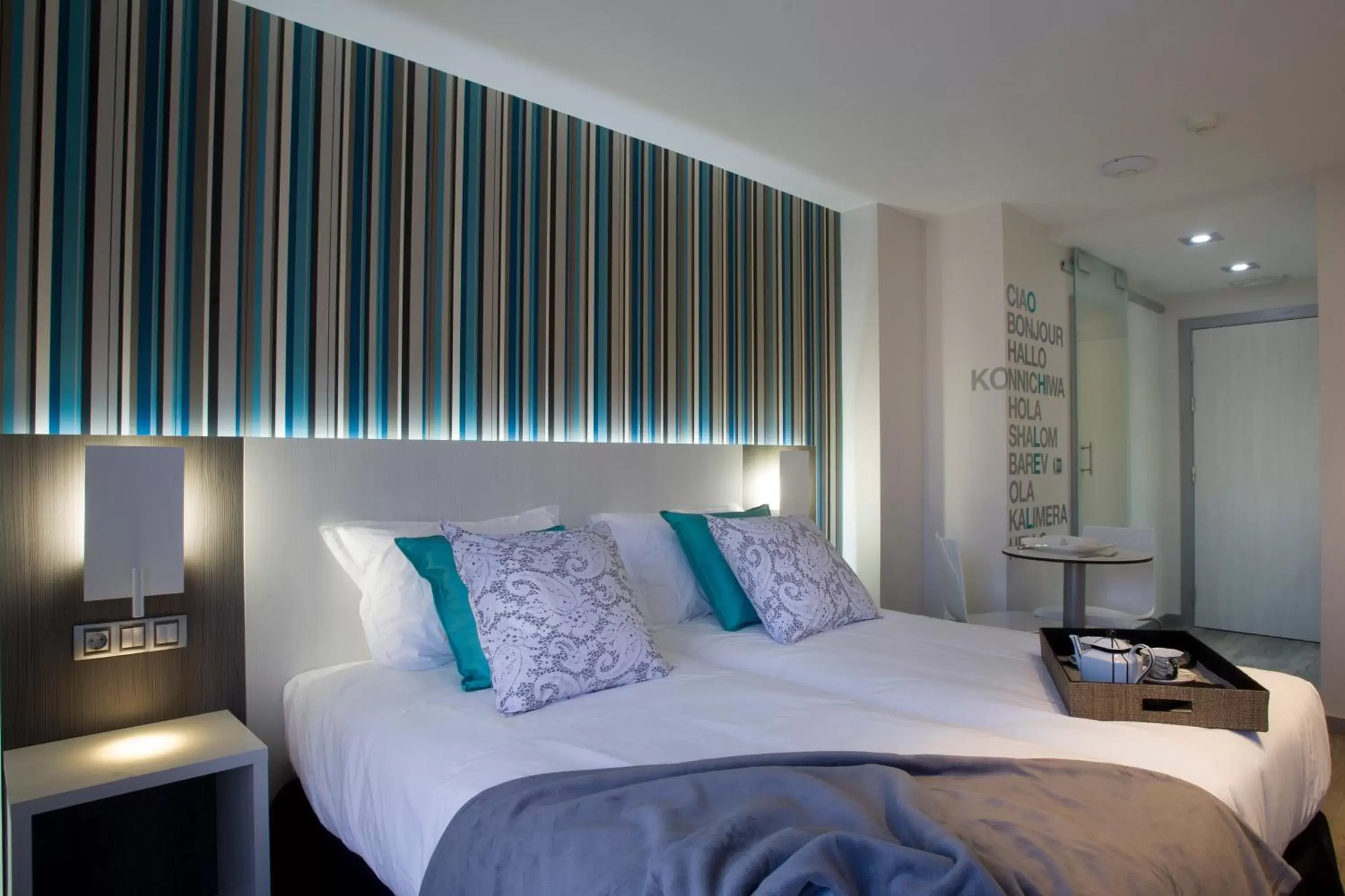 Photo of the whole room, Bed in Salamanca Suite Studios Photo of the whole room, Bed in Salamanca Suite Studios