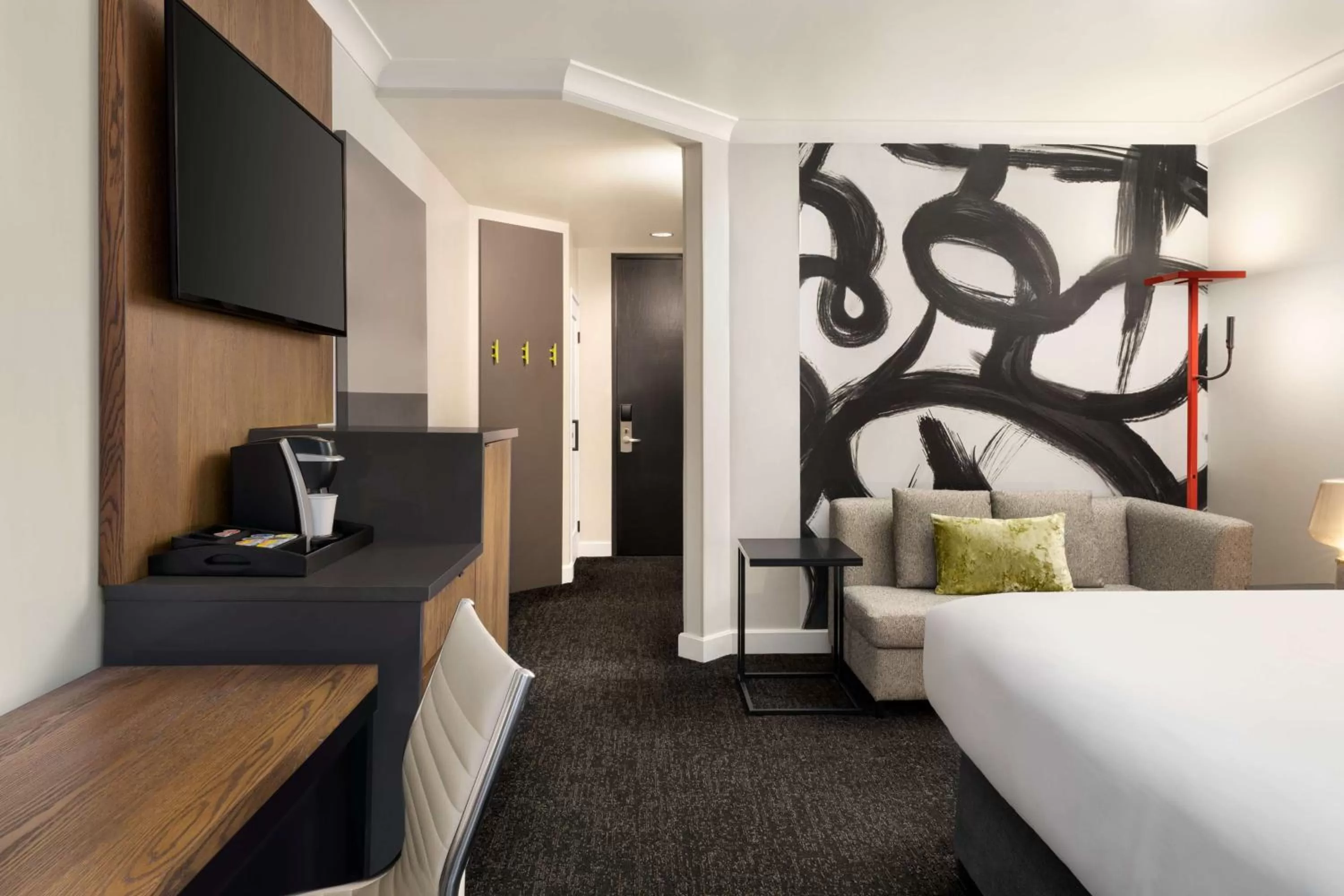 Living room, Bed in Hilton Motif Seattle