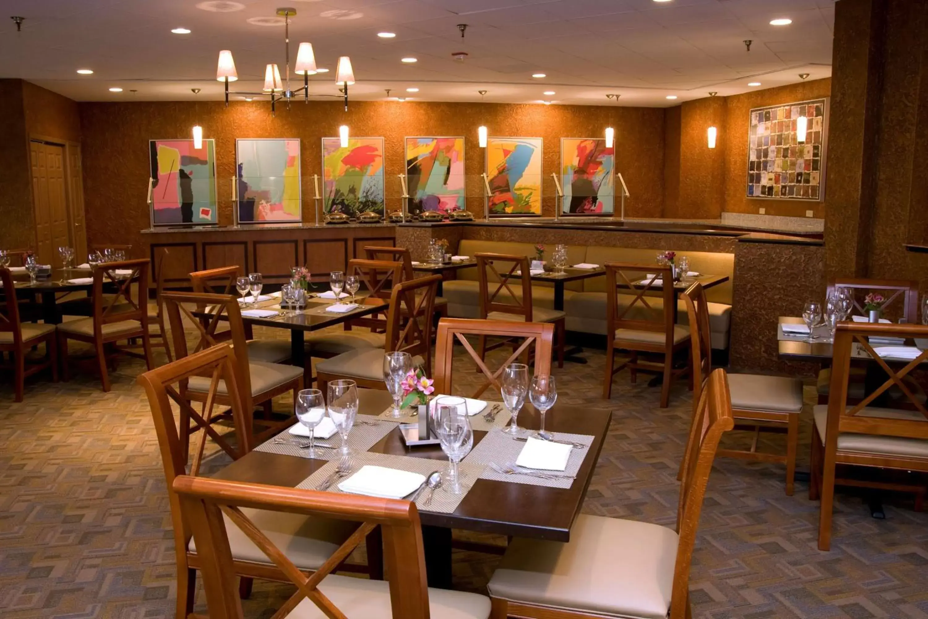 Restaurant/Places to Eat in DoubleTree by Hilton St. Louis at Westport