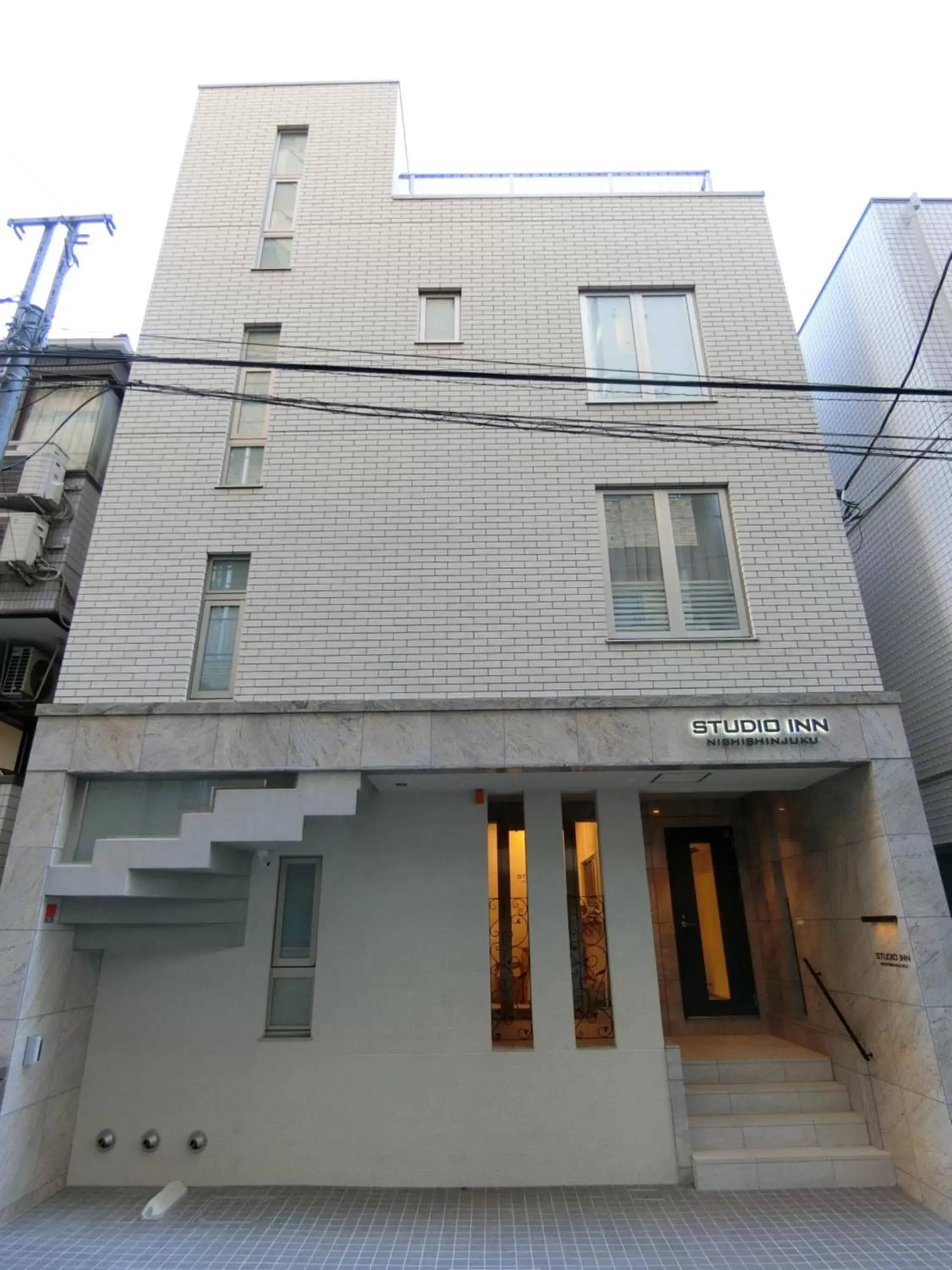 Property Building in Studio Inn Nishi Shinjuku