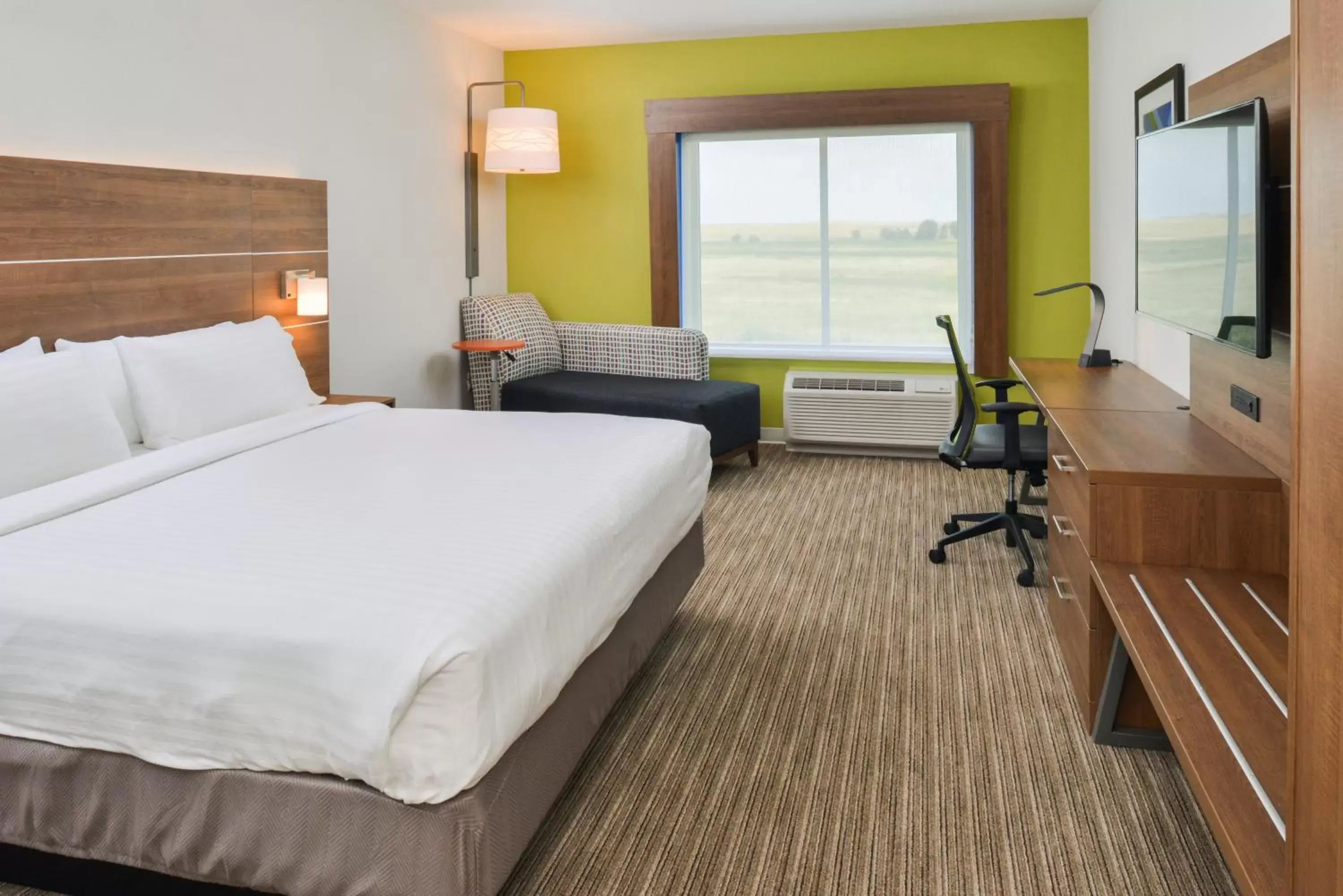 Photo of the whole room, Bed in Holiday Inn Express & Suites - Chadron by IHG Photo of the whole room, Bed in Holiday Inn Express & Suites - Chadron by IHG