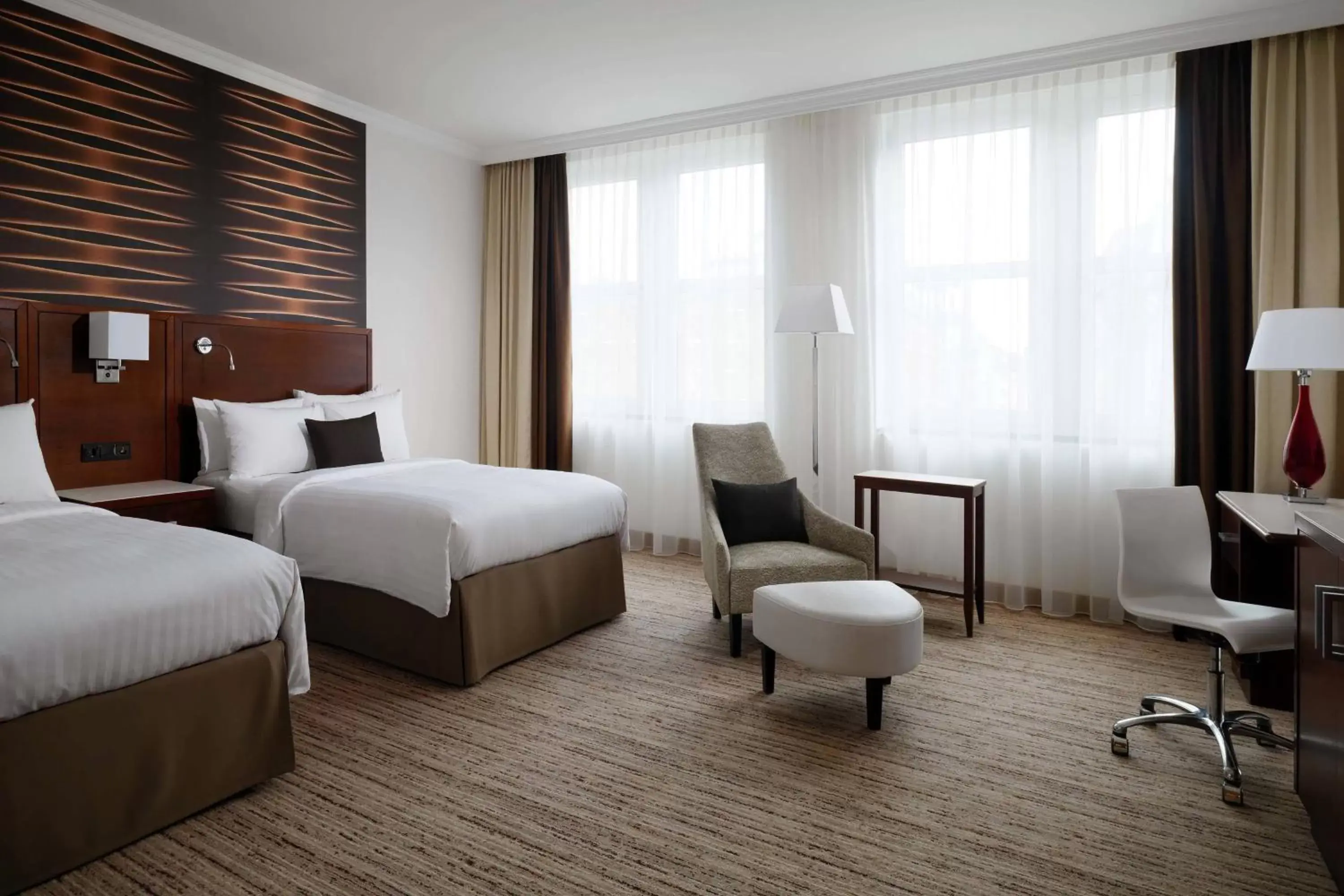 Photo of the whole room, Bed in Cologne Marriott Hotel