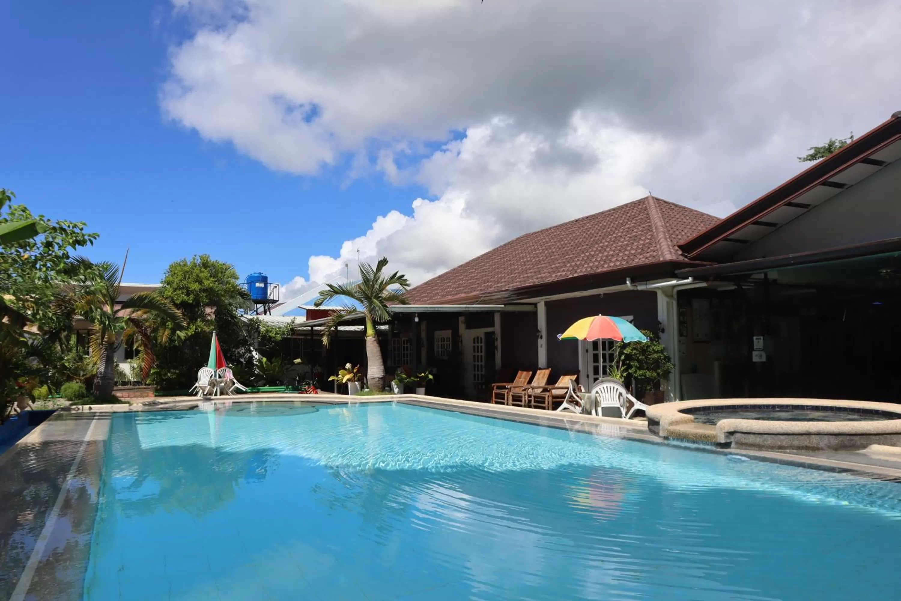 Ice Bear Bar & Tourist Inn