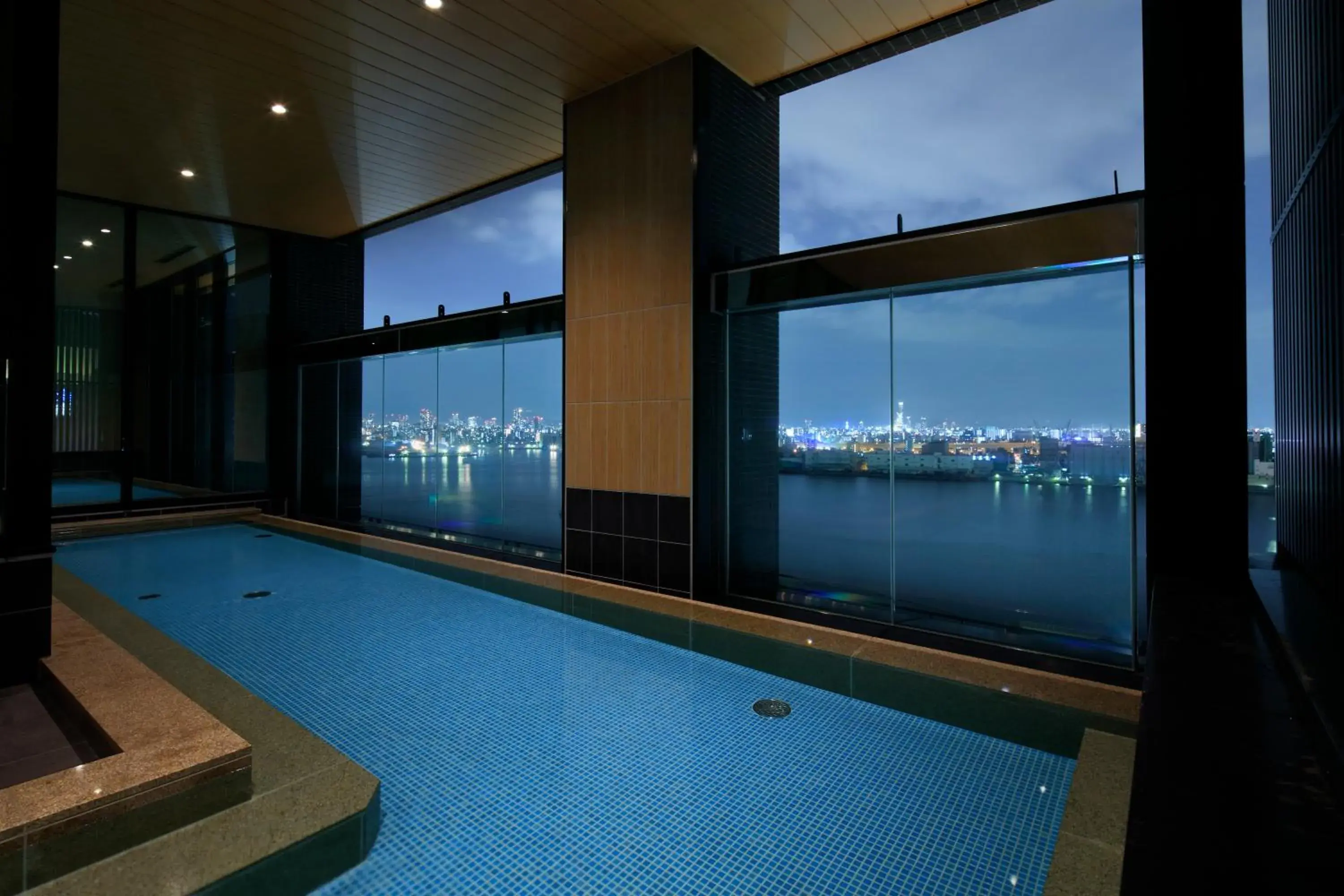 Open Air Bath, Swimming Pool in The Singulari Hotel & Skyspa at Universal Studios Japan