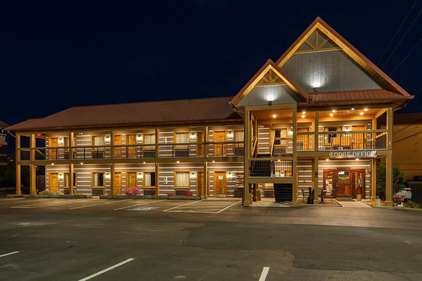Night, Property Building in Timbers Lodge