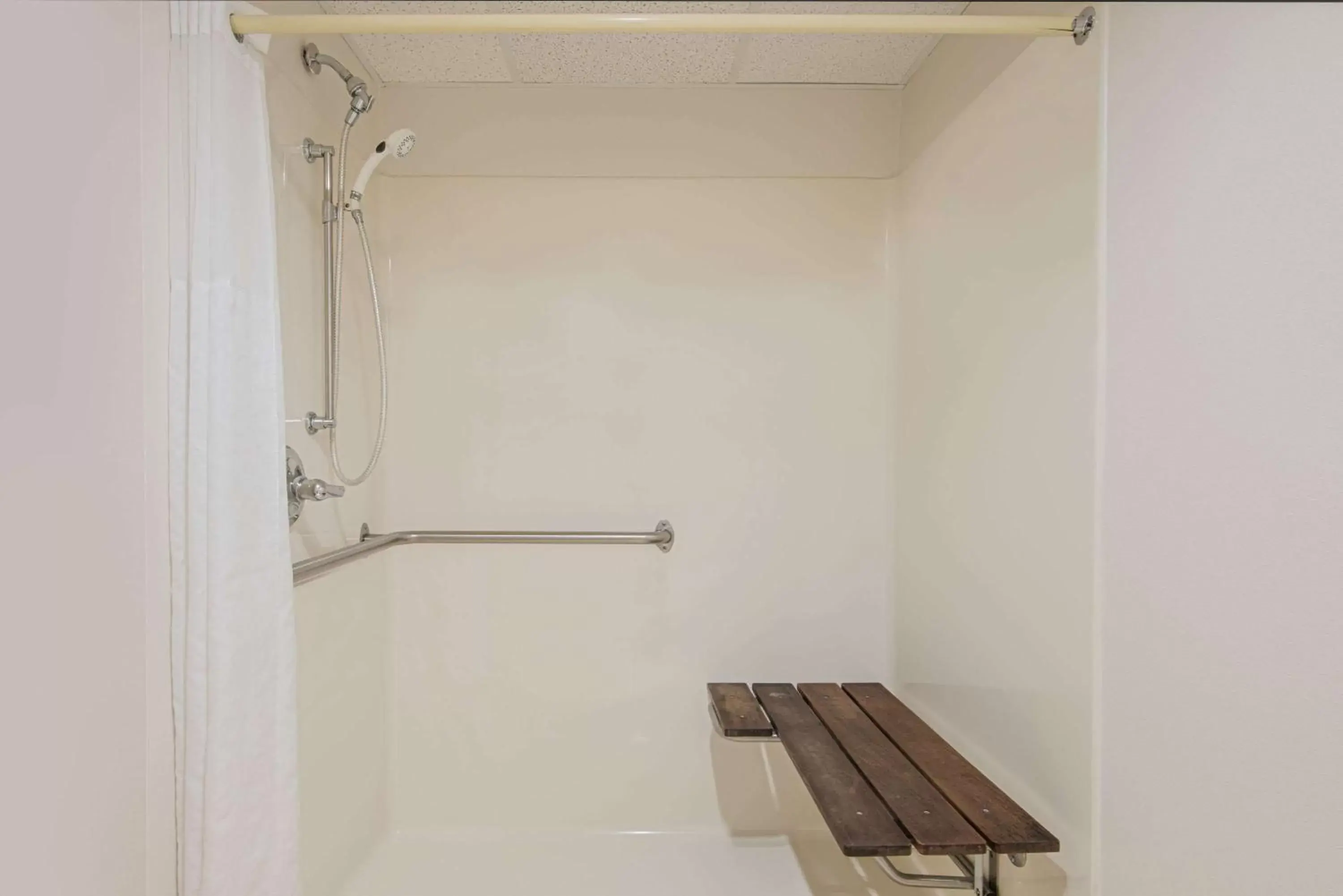 Shower, Bathroom in Super 8 by Wyndham Humboldt