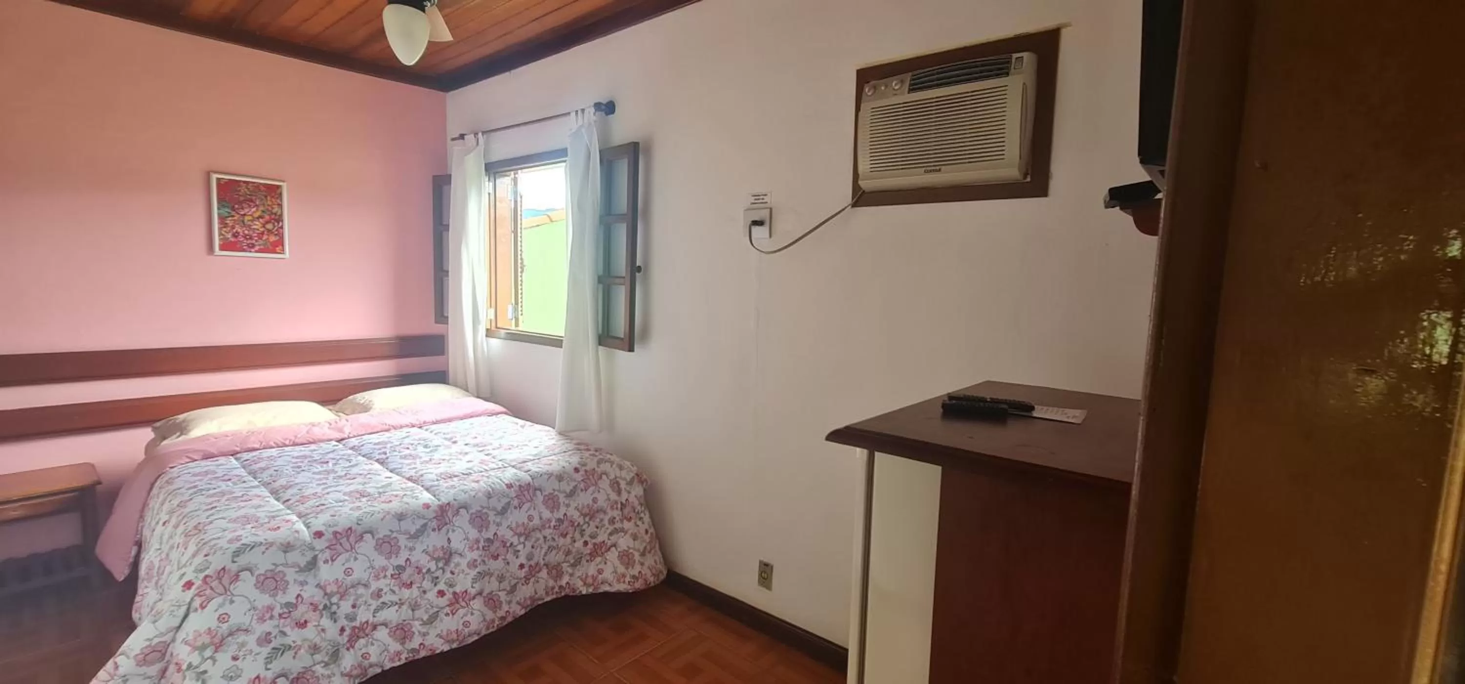 Bed in Pousada Flor de Paraty