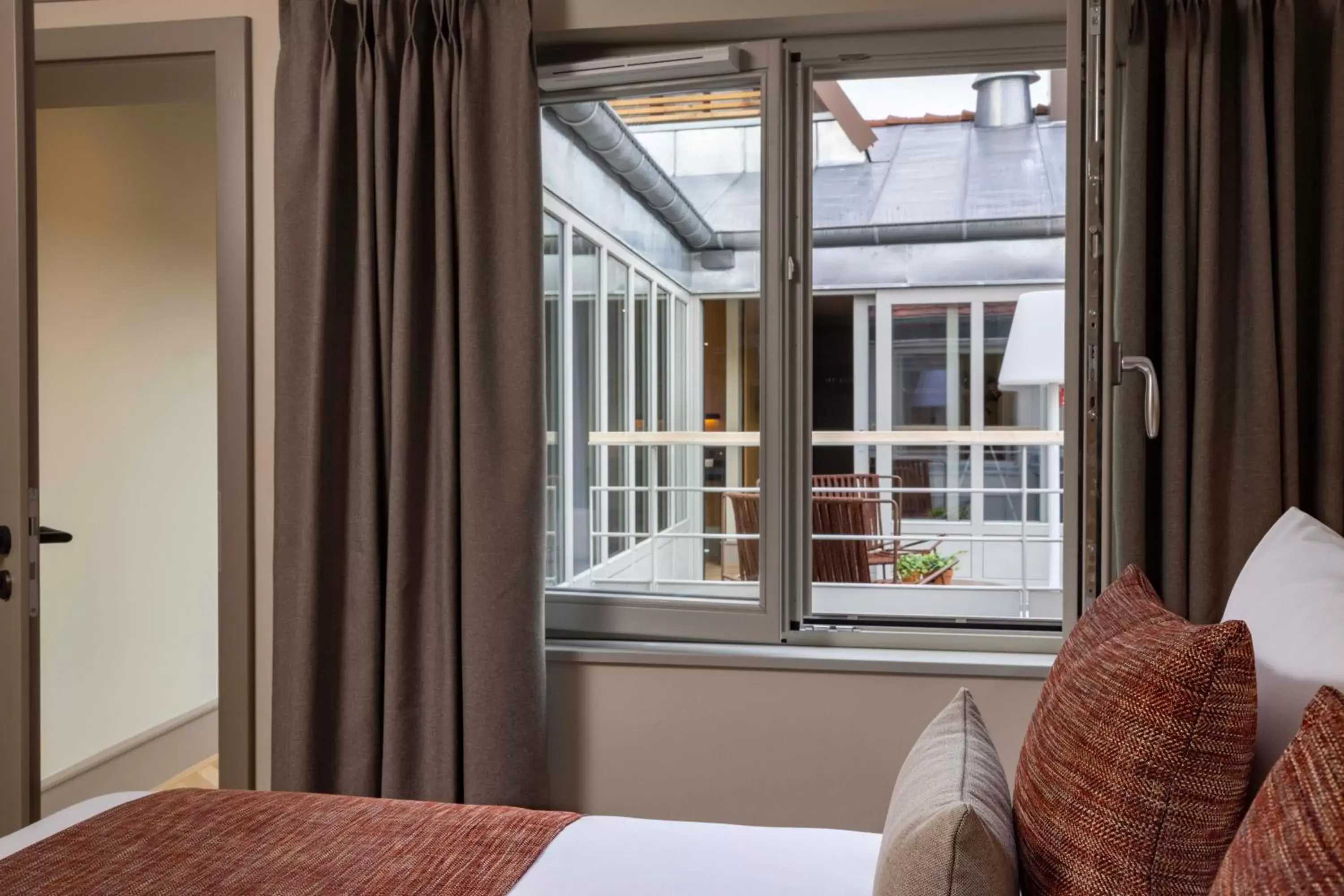Balcony/Terrace, View in Hotel La Diligence