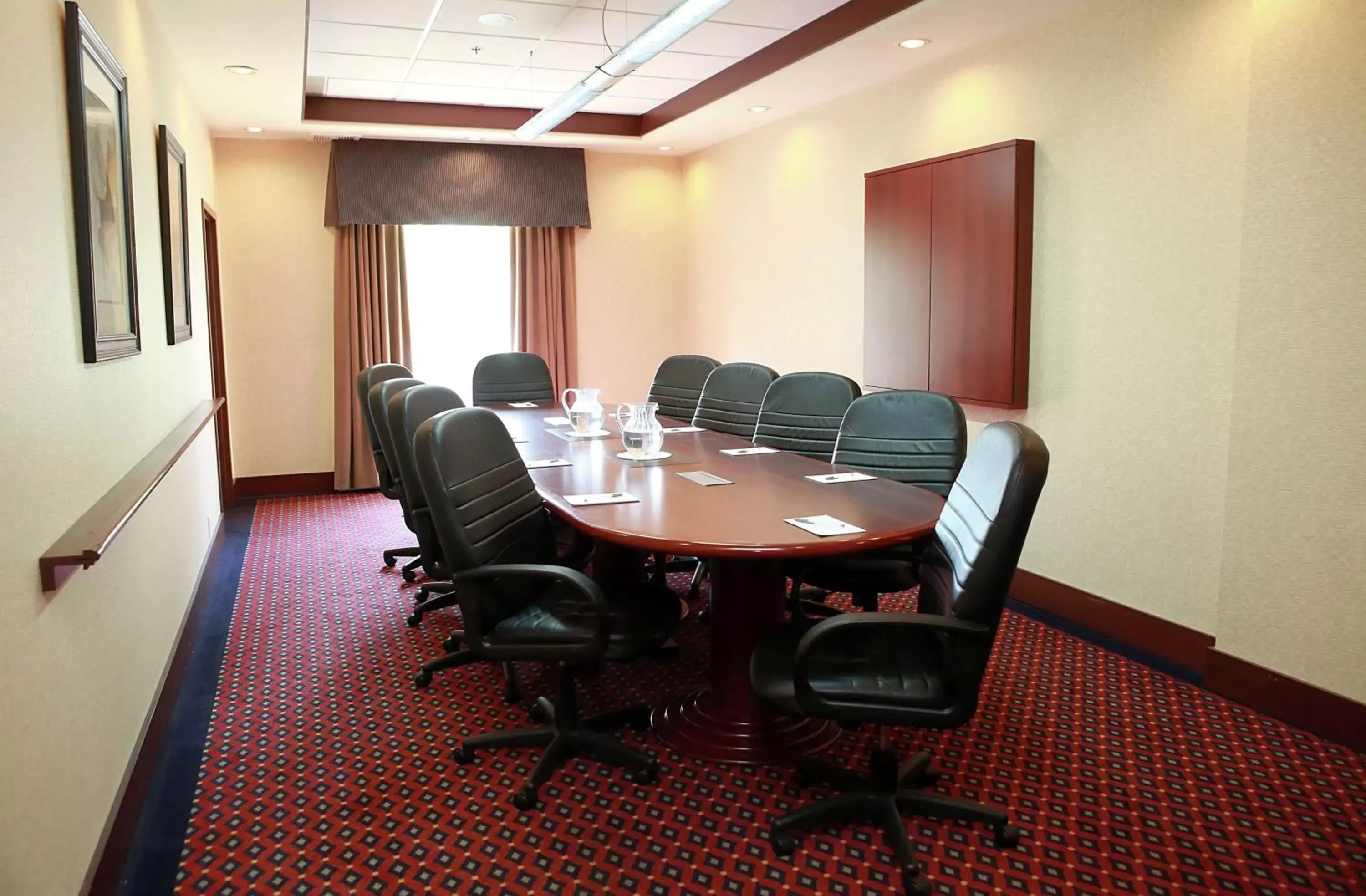 Meeting/conference room in Hampton Inn & Suites Laval