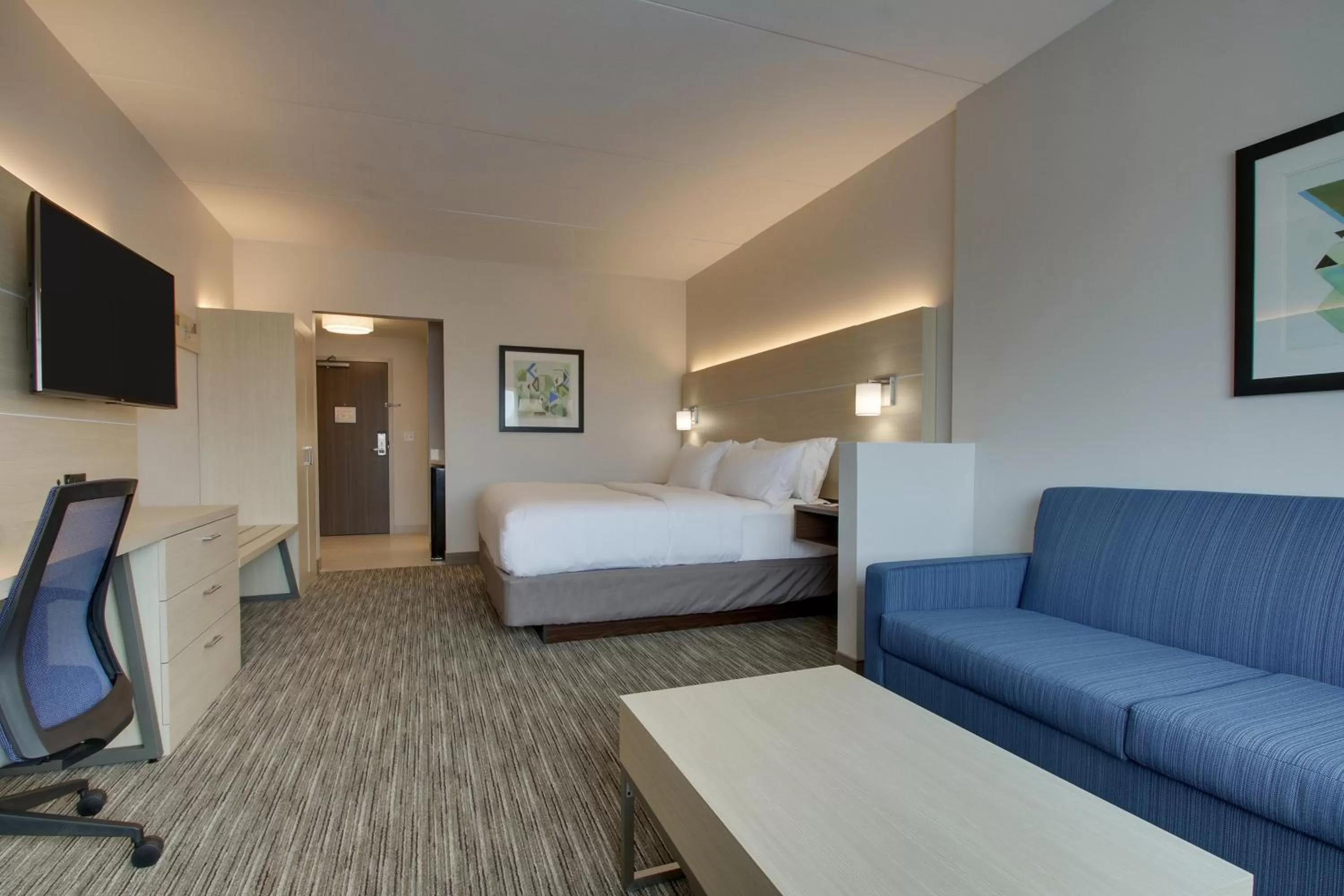 Photo of the whole room, Bed in Holiday Inn Express & Suites - Elizabethtown North by IHG