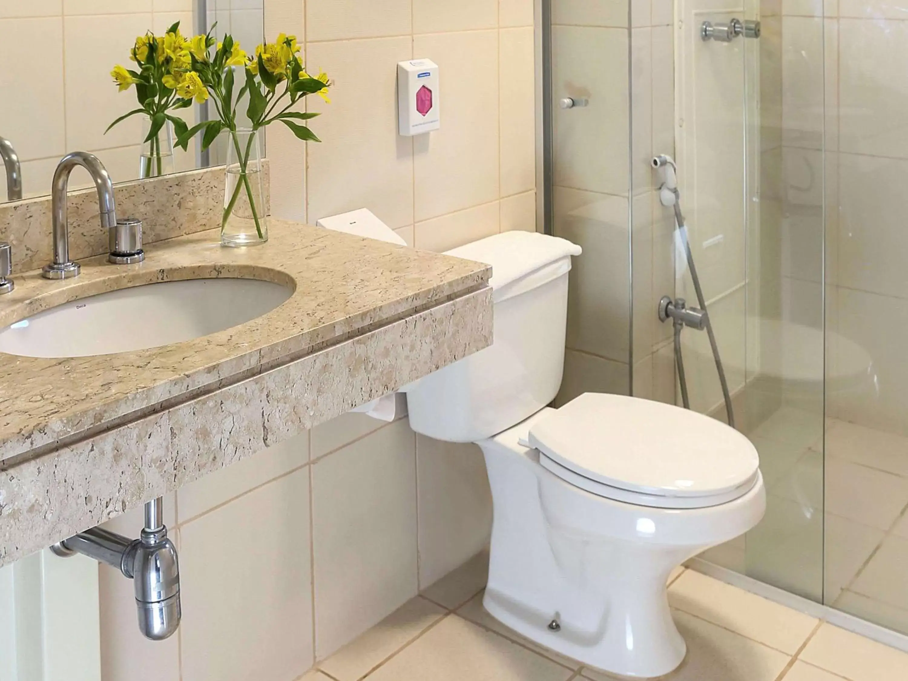 Photo of the whole room, Bathroom in Mercure Sao Paulo Paulista