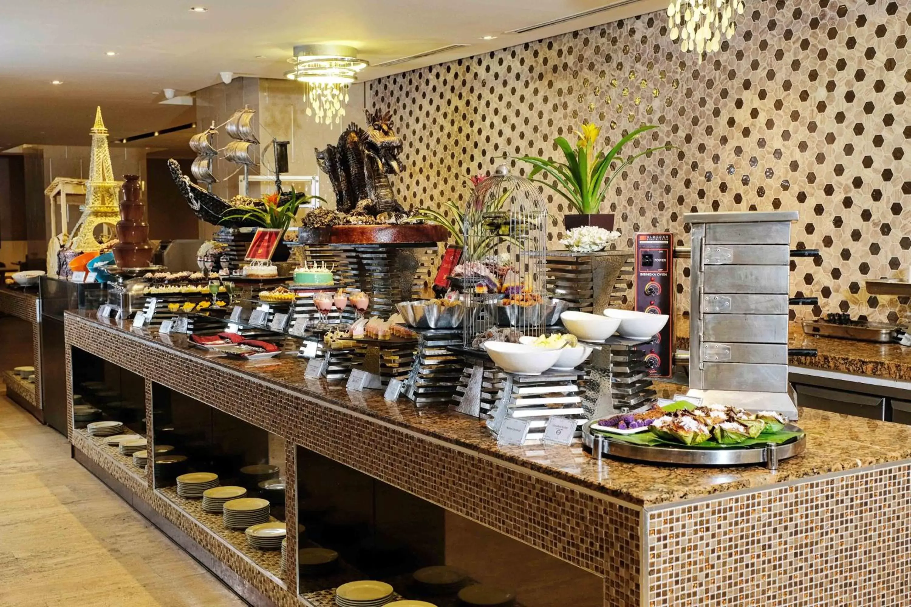 Meals, Food in bai Hotel Cebu