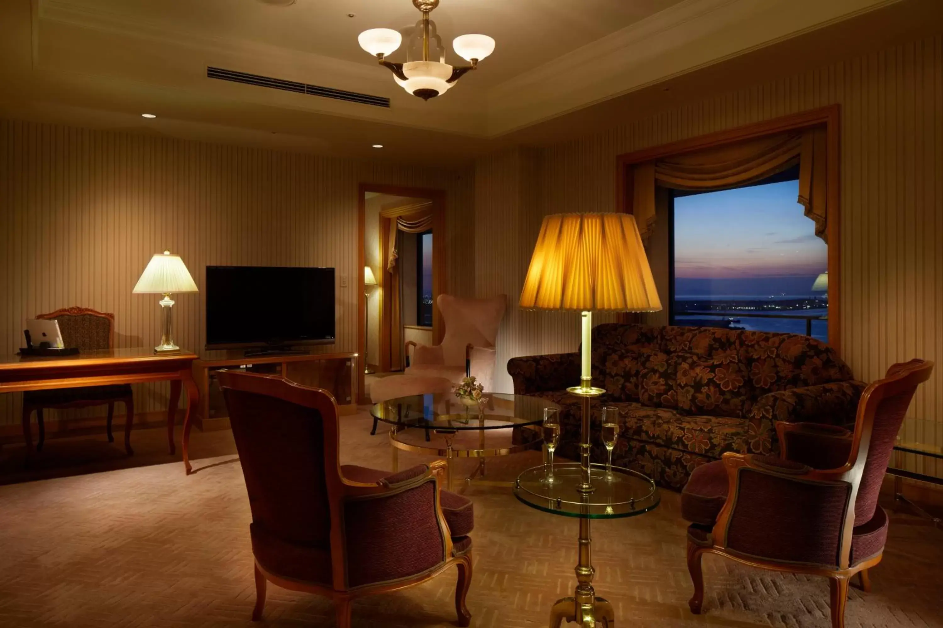 Living room, Seating Area in Hotel Agora Regency Osaka Sakai