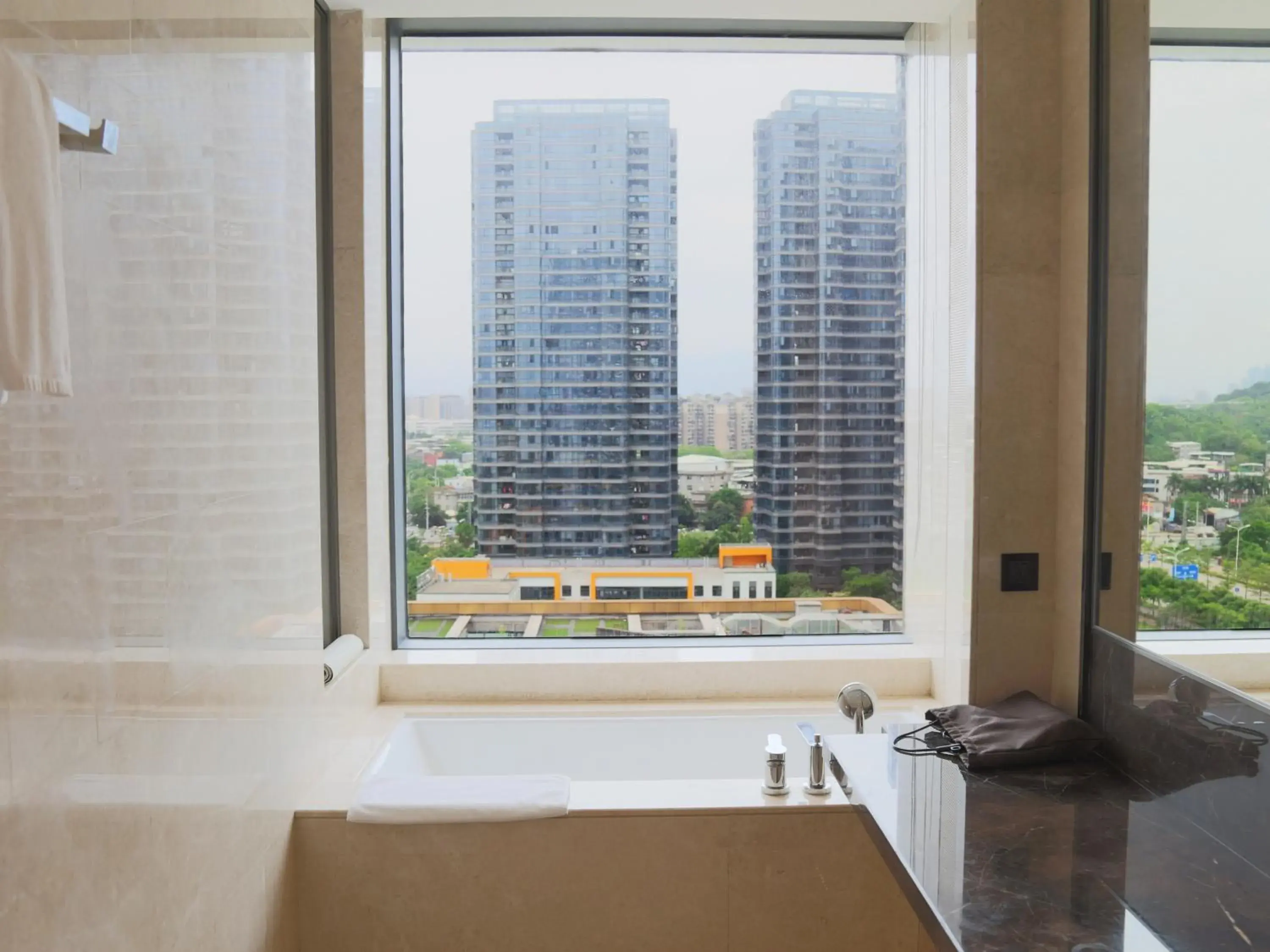 Bathroom in Hyatt Regency Fuzhou Cangshan