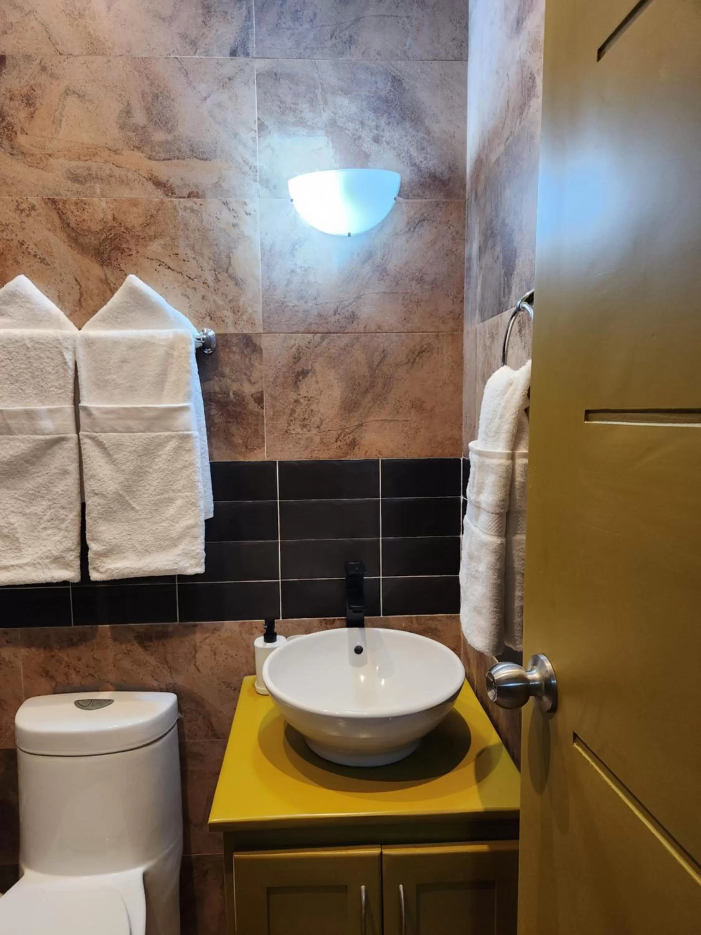 Bathroom in Hotel La Casona MC