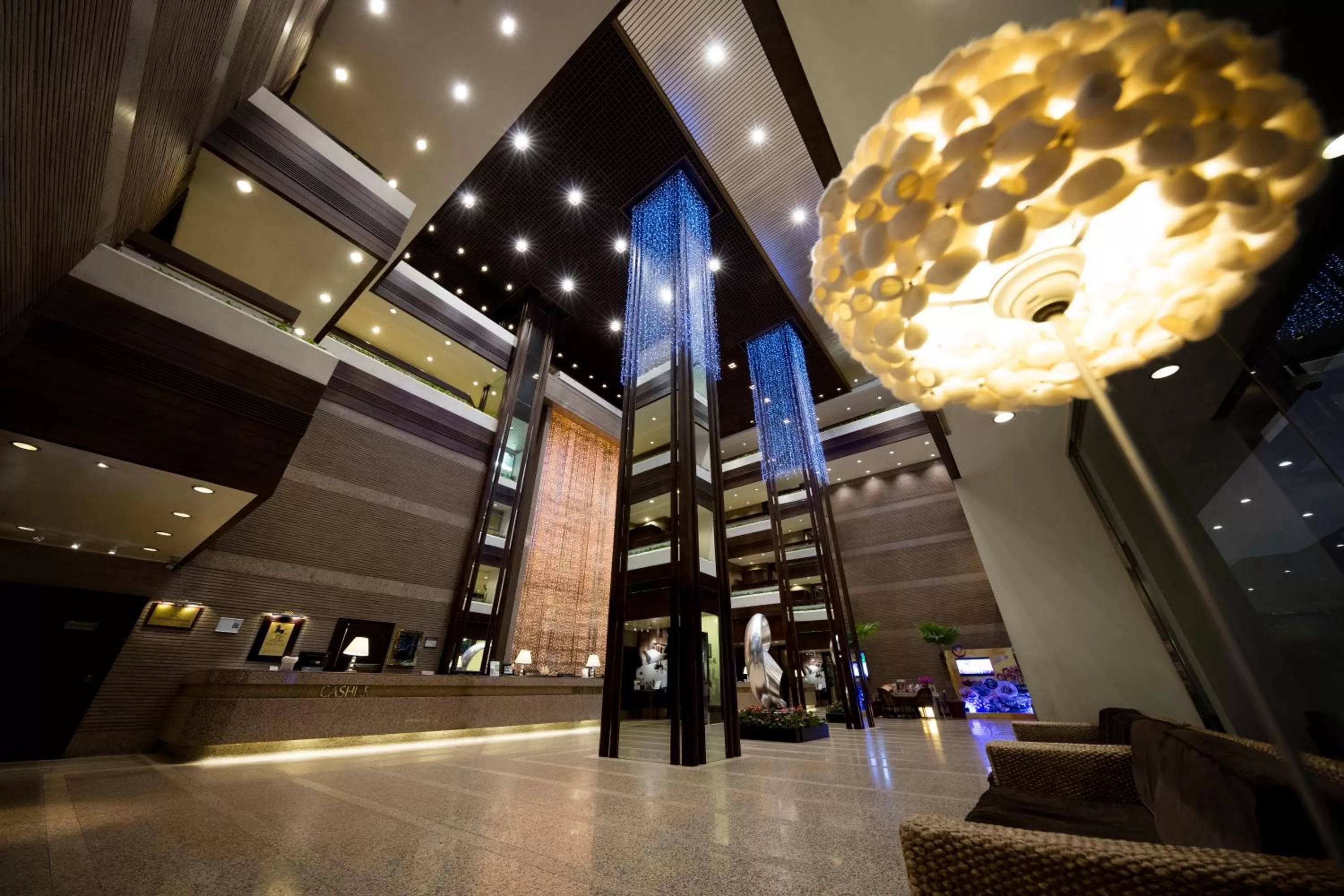 Lobby or reception in Regal Riverside Hotel