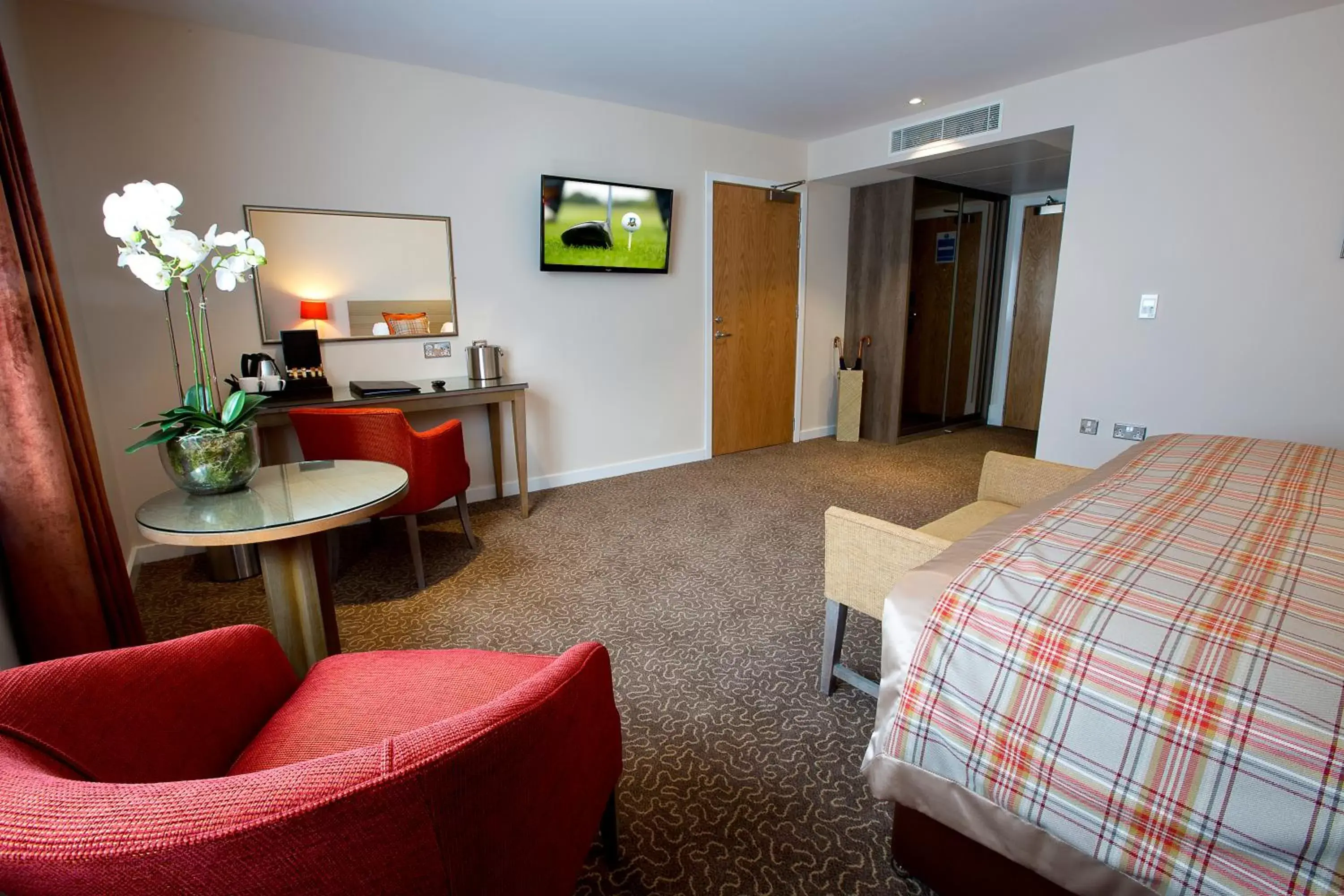 Photo of the whole room, Bed in Sandford Springs Hotel and Golf Club Photo of the whole room, Bed in Sandford Springs Hotel and Golf Club