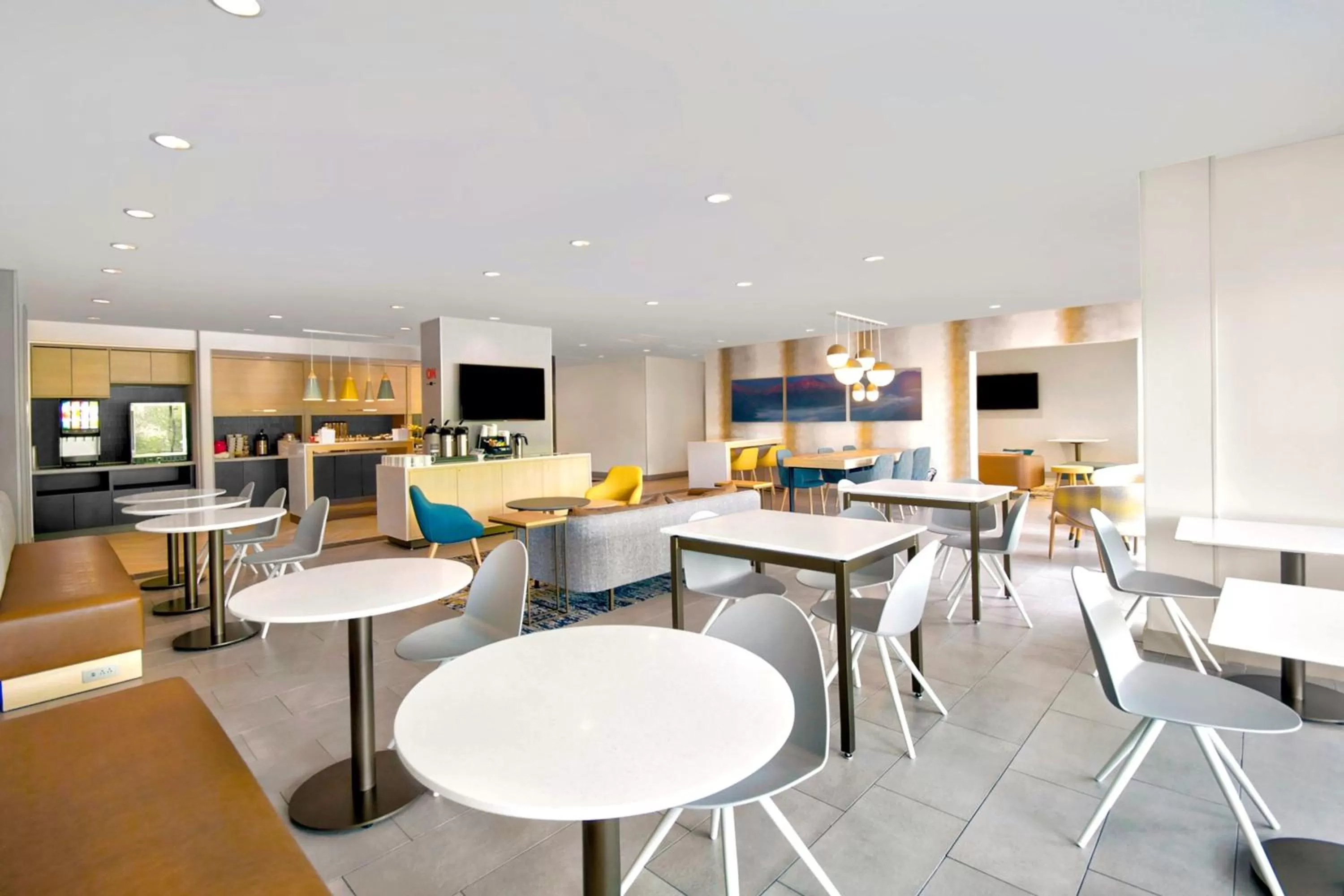 Breakfast in TownePlace Suites by Marriott Asheville West