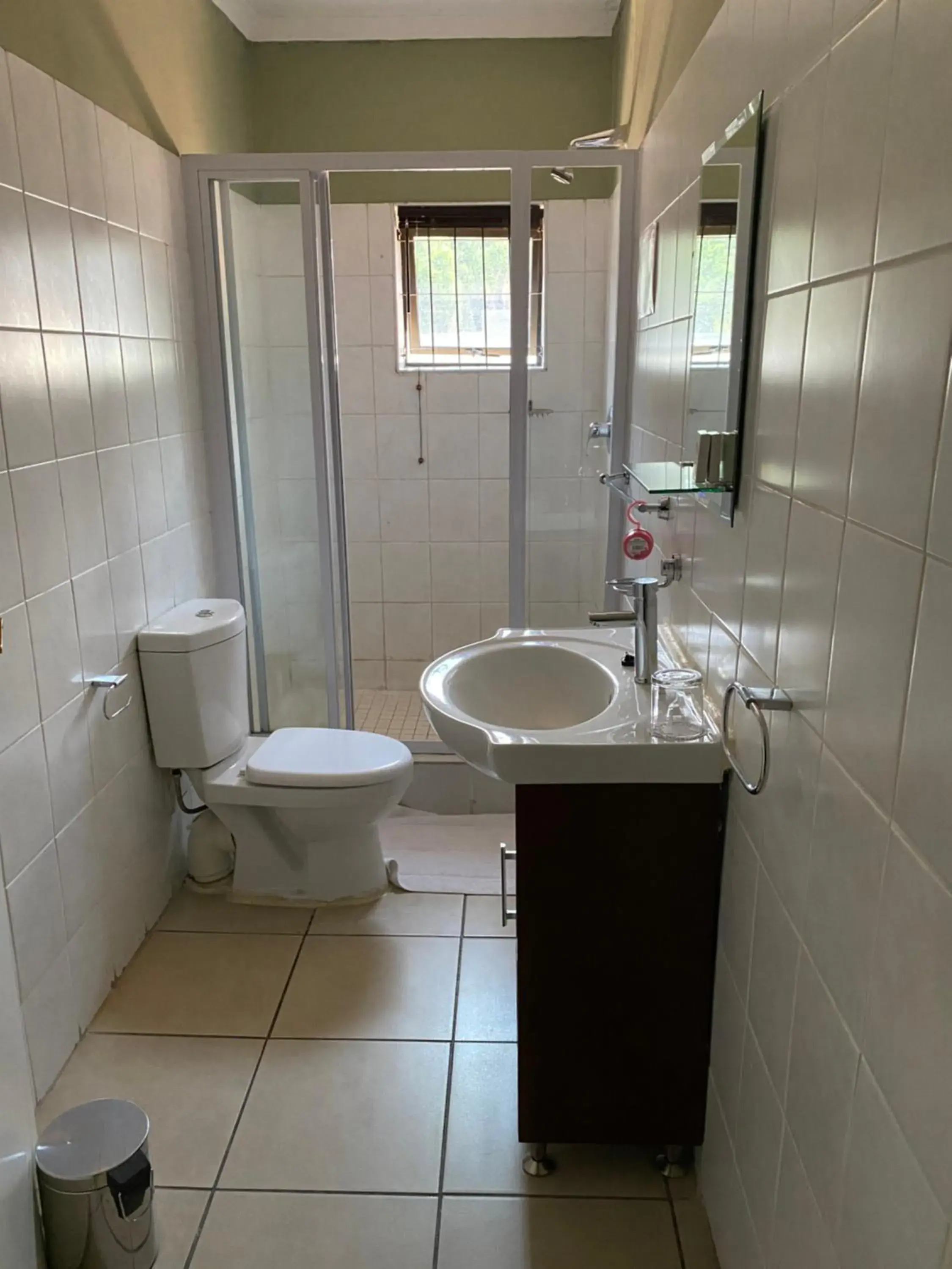 Shower, Bathroom in Marion Lodge