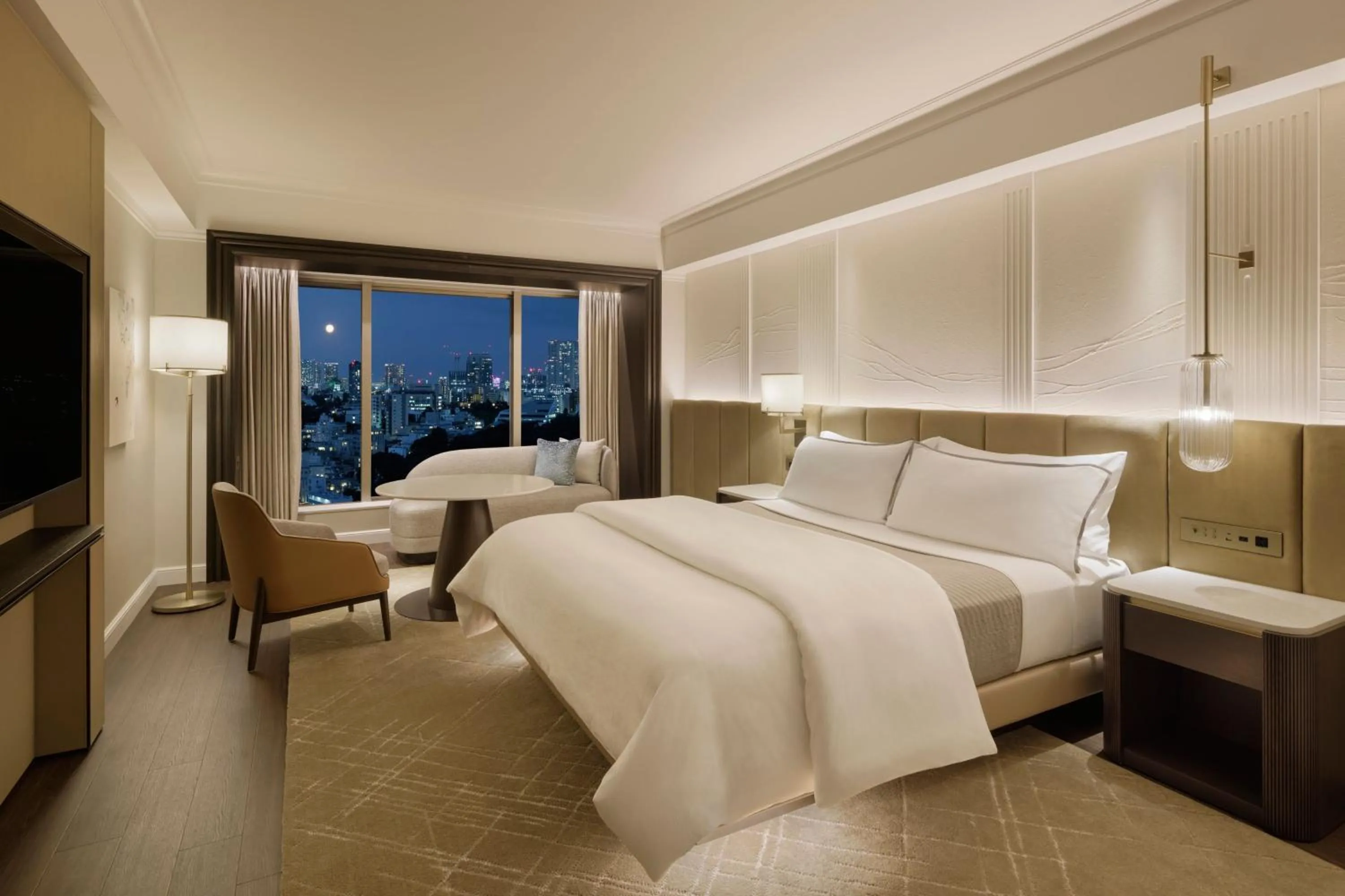 Photo of the whole room, Bed in The Westin Tokyo