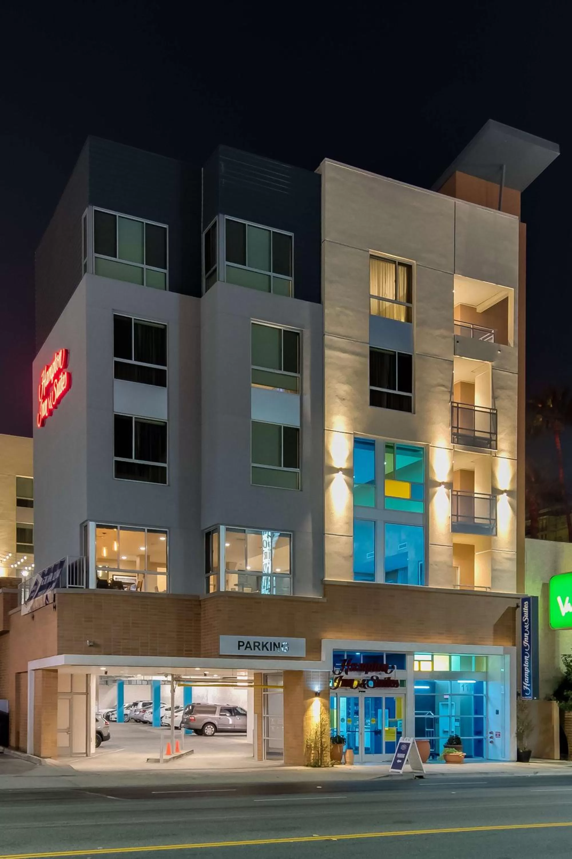 Property building in Hampton Inn & Suites Los Angeles - Glendale