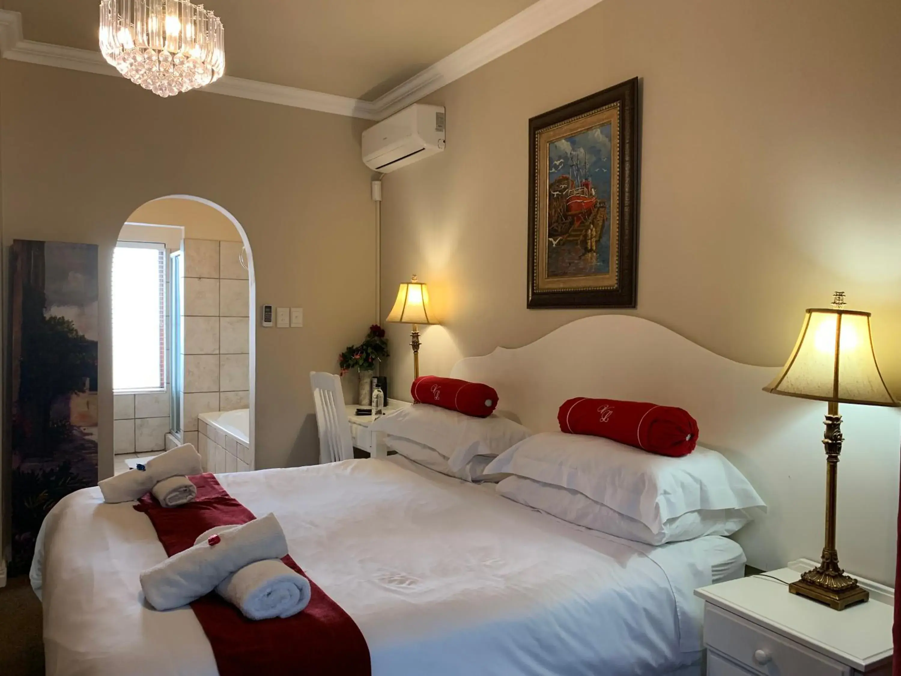 Photo of the whole room, Bed in Villa Lugano Guesthouse
