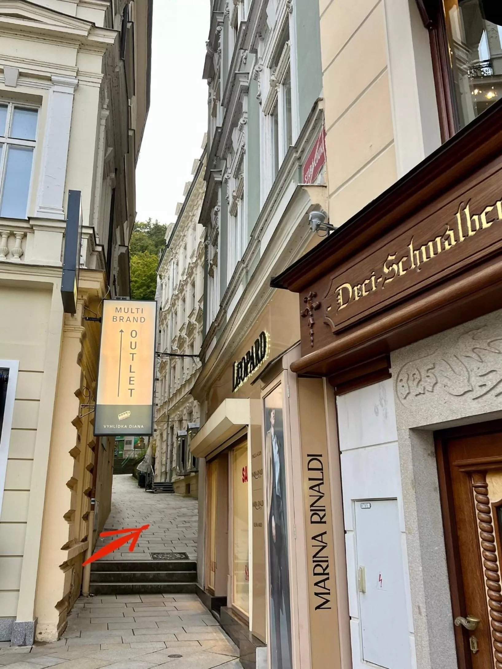 Property building in Zlatý Sloup