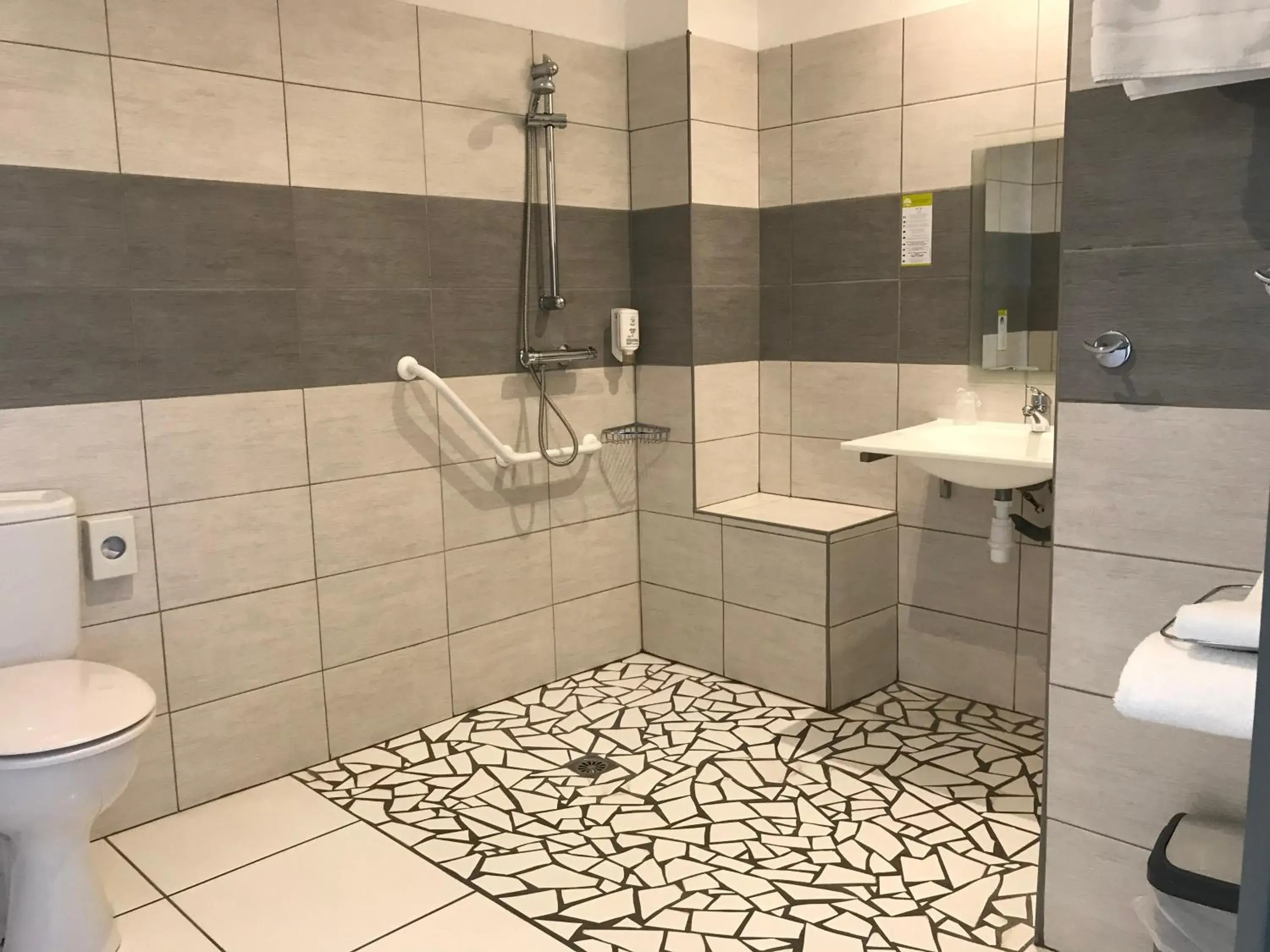 Bathroom in Le Regina