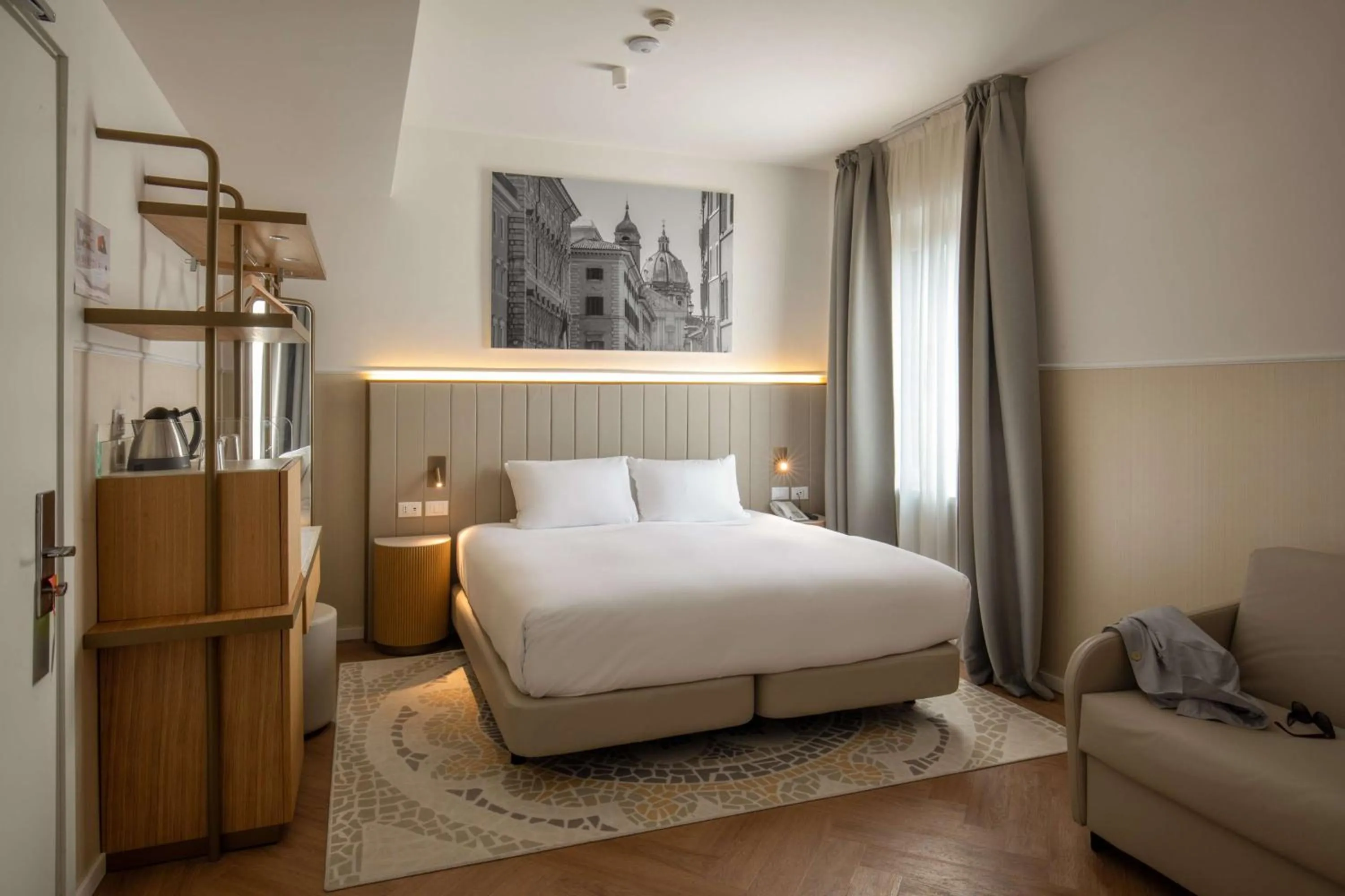 Bed in Cosmopolita Hotel Rome, Tapestry Collection by Hilton