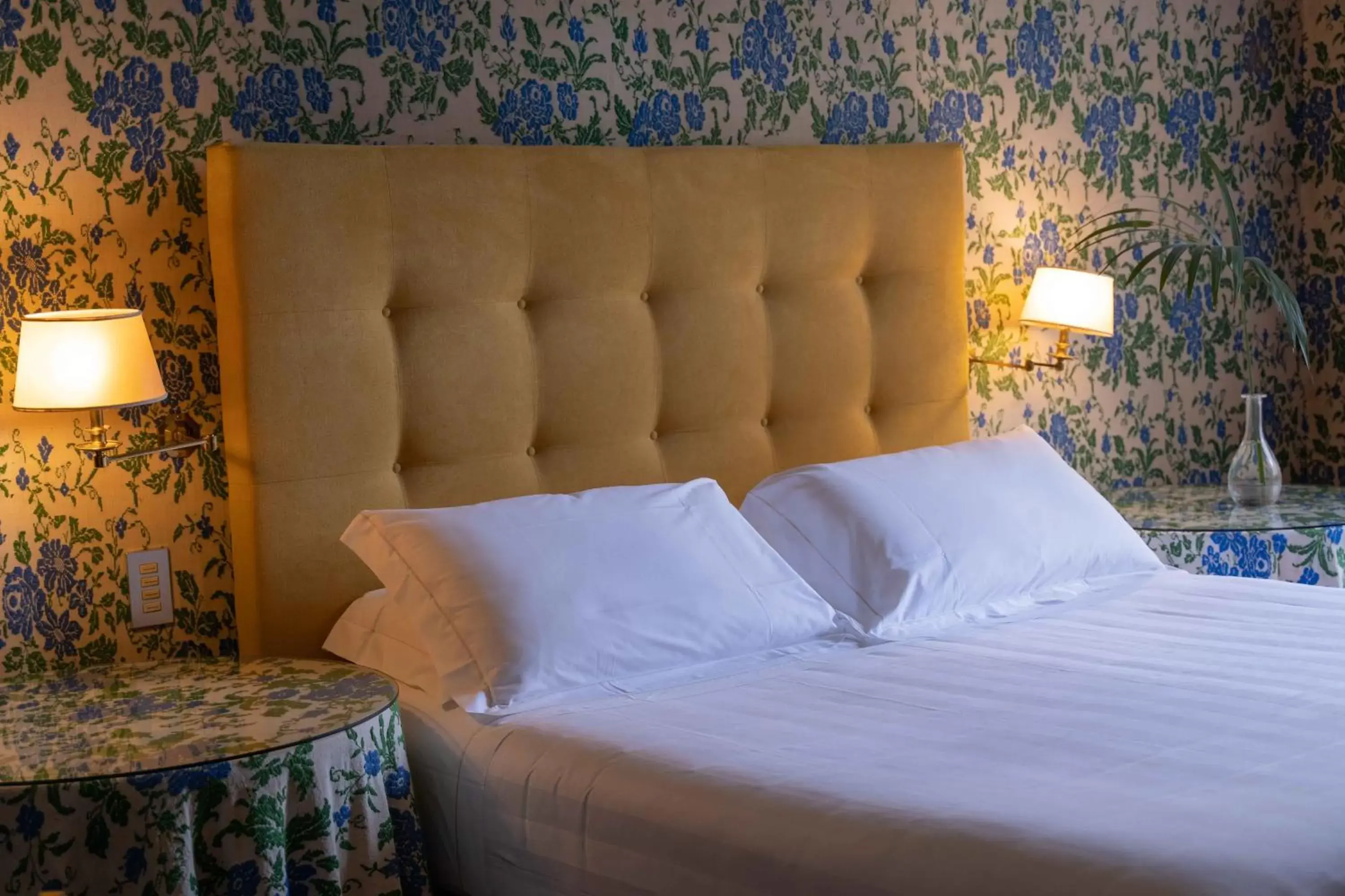 Bedroom in Hotel Certosa Di Maggiano