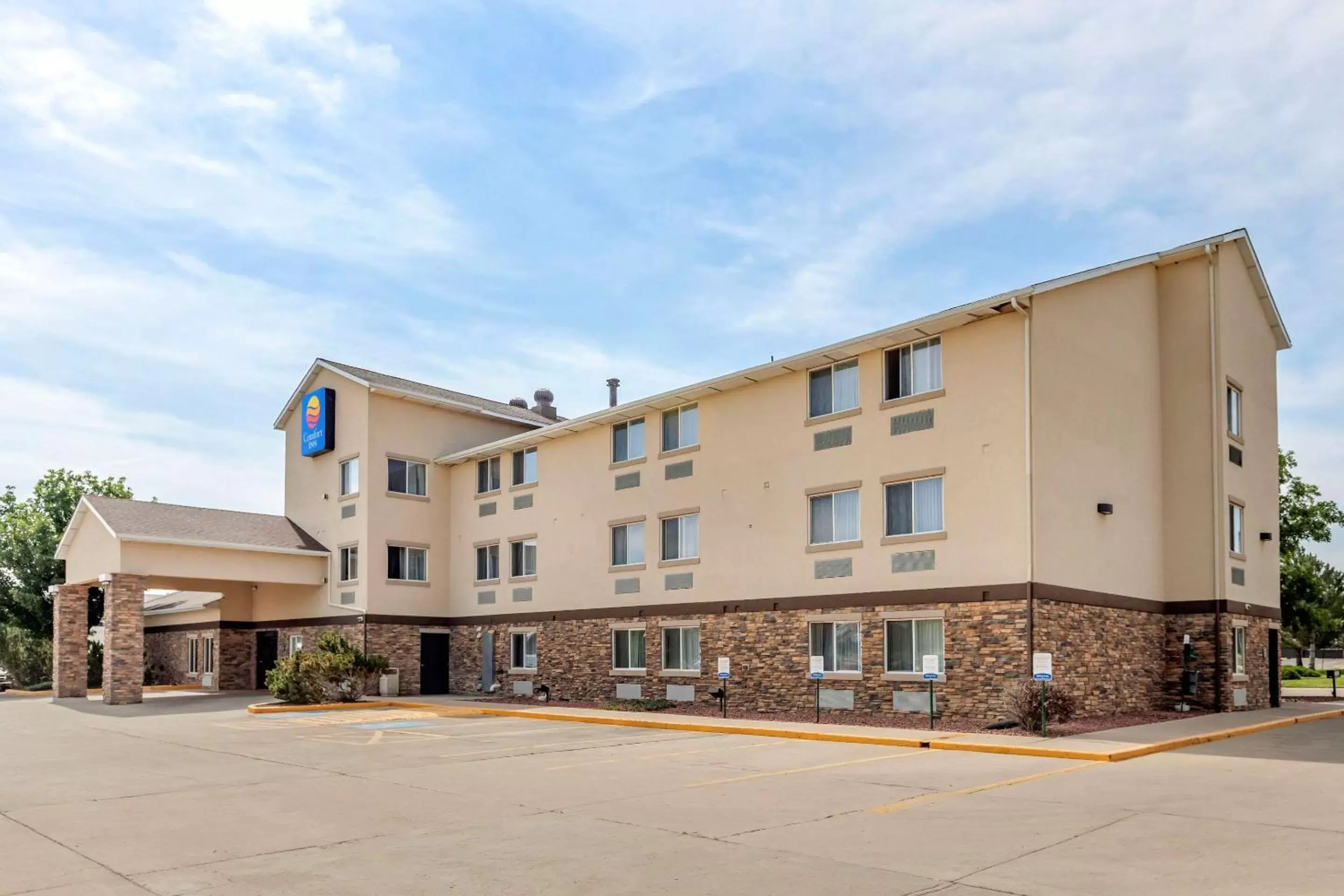 Property Building in Comfort Inn & Suites Greeley