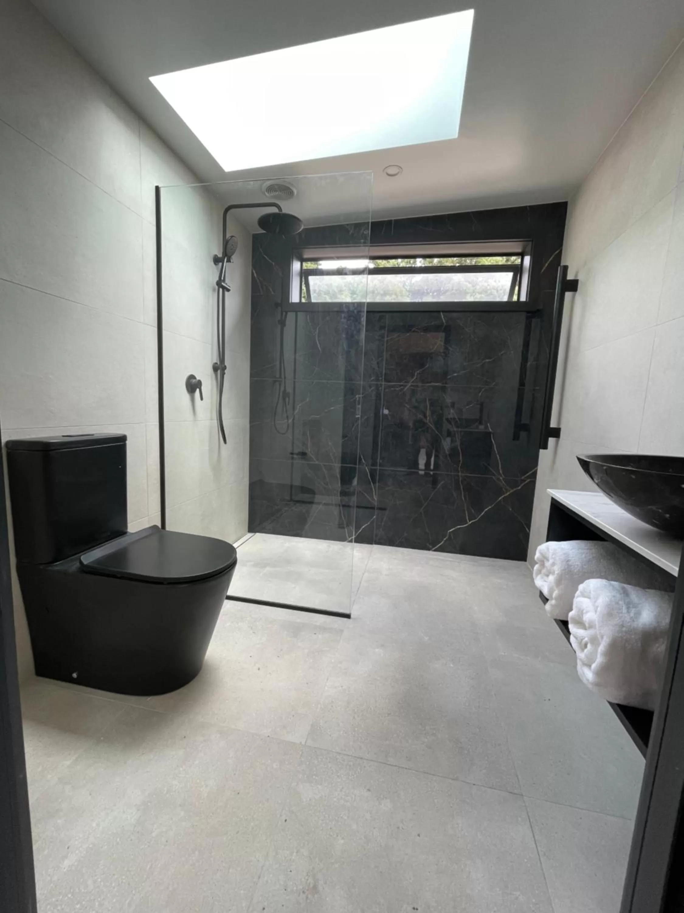 Bathroom, Bed in Ngā Whare Mānatu