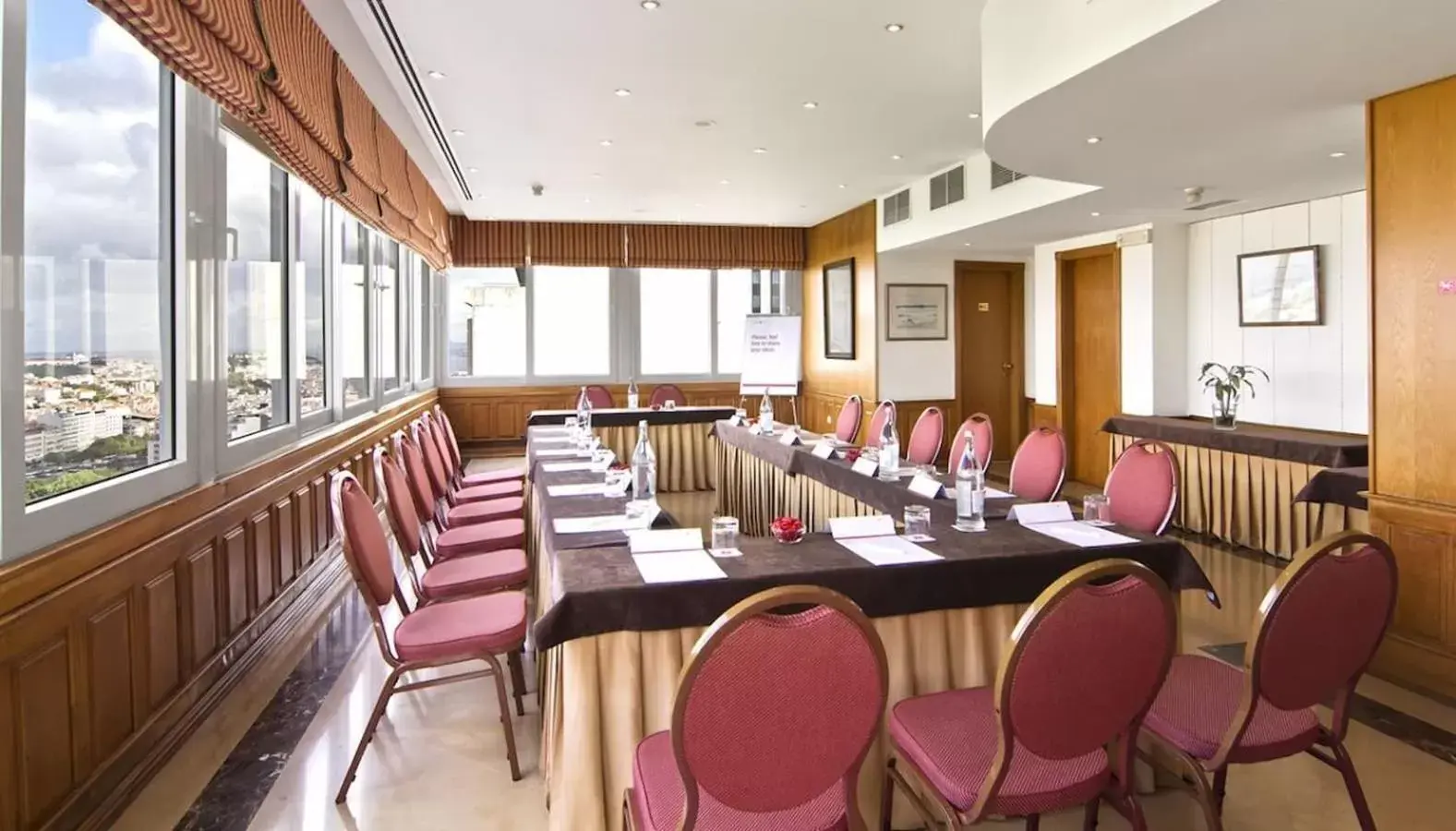 Meeting/conference room, Restaurant/Places to Eat in SANA Rex Hotel
