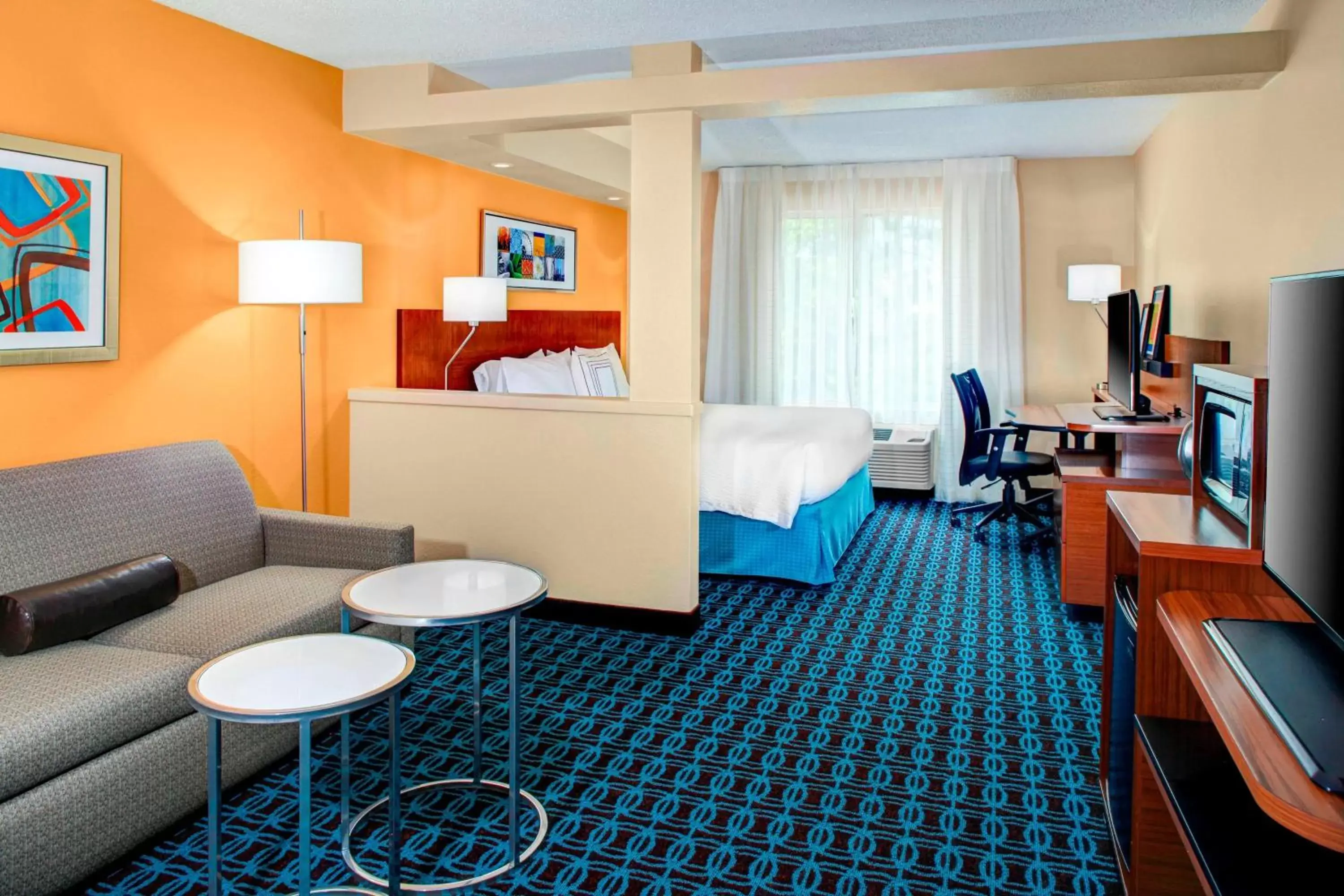 Bedroom, Seating Area in Fairfield Inn & Suites by Marriott Atlanta Alpharetta