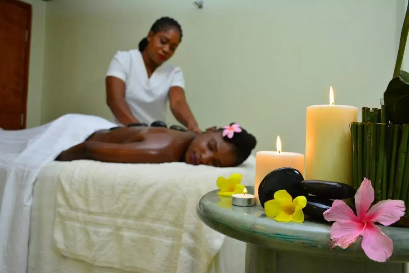 Spa and wellness centre/facilities in Holiday Inn Resort Montego Bay All Inclusive, an IHG Hotel